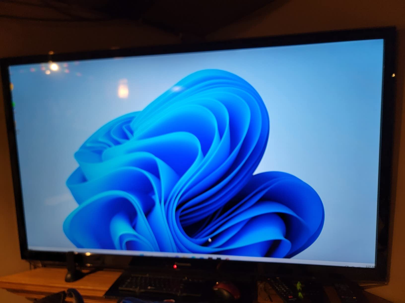 KAMRUI Pinova P1 Mini PC Win -11 Pro, AMD Ryzen R2544 Mini Computers (Beat 10110U/4300U/3500U, up to 3.7GHz), 16GB RAM 256GB SSD Micro Desktop PC, Triple 4K, Type-C, WiFi, BT for Business Home Office customer photo 2