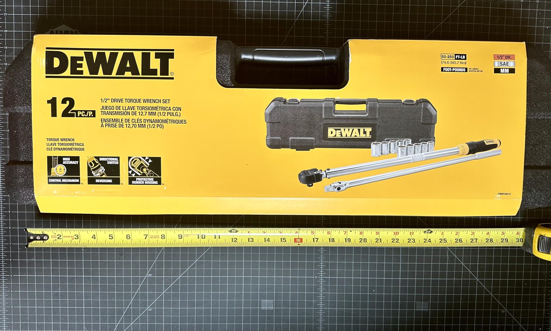 DEWALT Torque Wrench Tool Set, Tire Change Kit, 50-250 FT-LB, 12 Piece with Storage Case (DWMT45012) customer photo 1