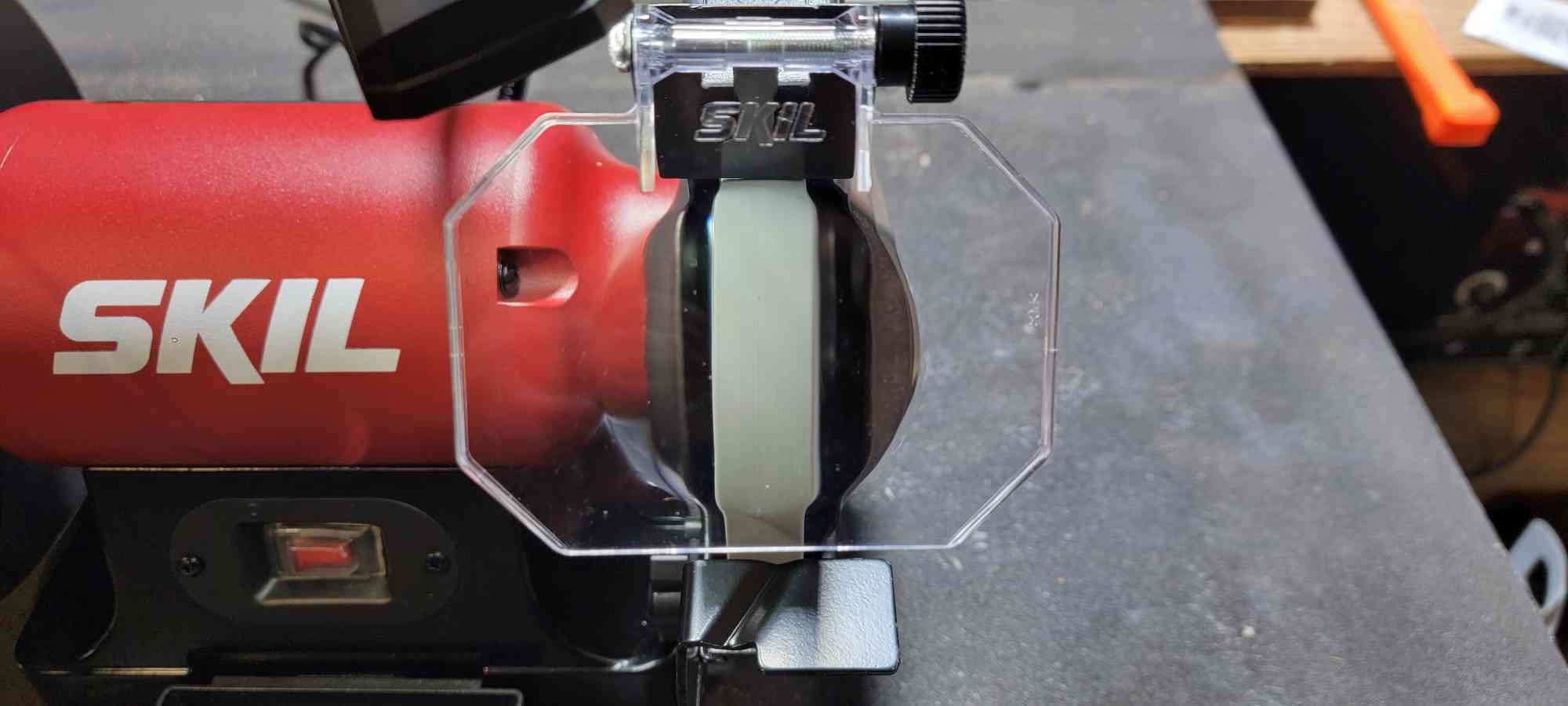 SKIL 3.0 Amp 8 In. Bench Grinder with Built-in Water Cooling Tray & LED Work Light - BI9502-00 customer photo 2