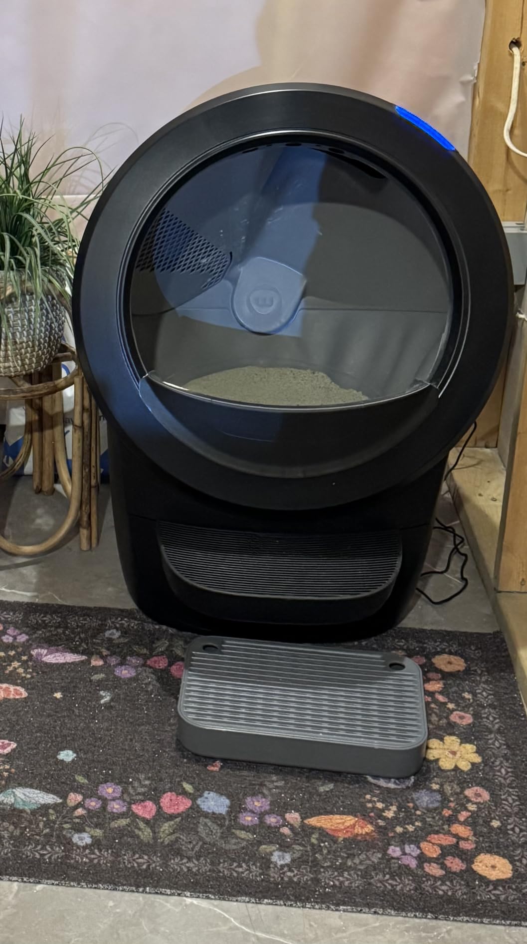 Litter-Robot 4 with Step & Fence by Whisker, Black | Automatic, Self-Cleaning Cat Litter Box, Helps Reduce Litter Box Odors, Never Scoop Again, Includes 1 Year of WhiskerCare customer photo 2