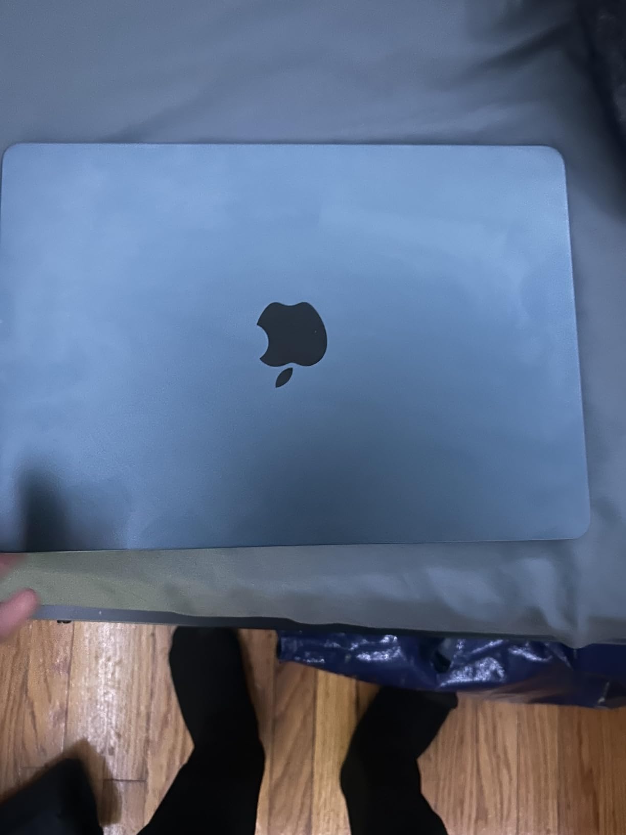 Apple 2022 MacBook Air with Apple M2 Chip, 13-inch, 8GB RAM, 256GB SSD Storage, Midnight (Renewed) customer photo 1