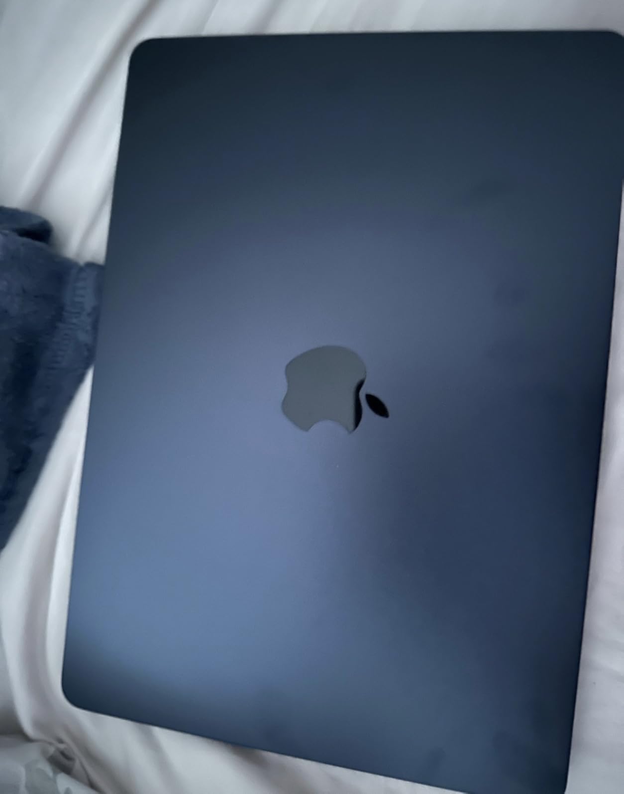 Apple 2022 MacBook Air with Apple M2 Chip, 13-inch, 8GB RAM, 256GB SSD Storage, Midnight (Renewed) customer photo 2