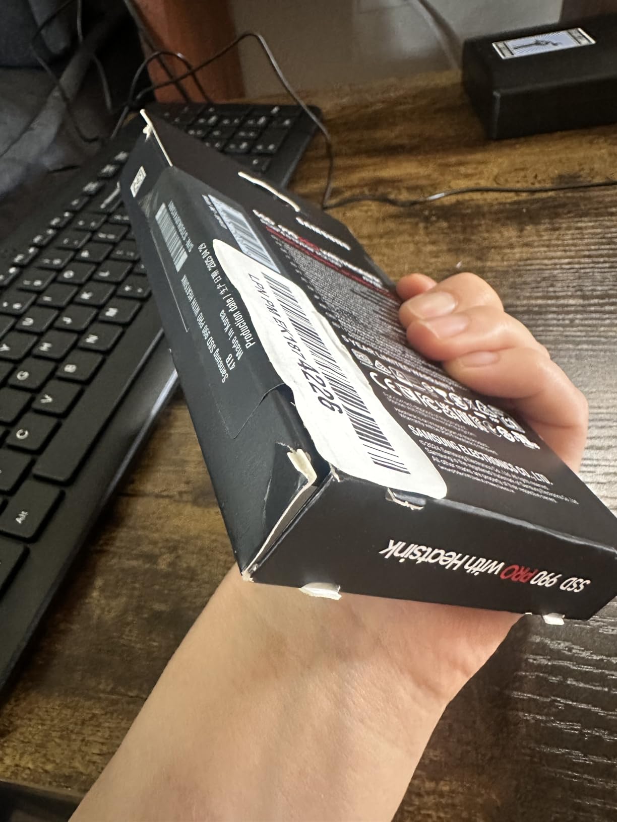 Samsung SSD 990 PRO with Heatsink 1TB, NVMe M.2, Up to 7,450MB/s customer photo 1