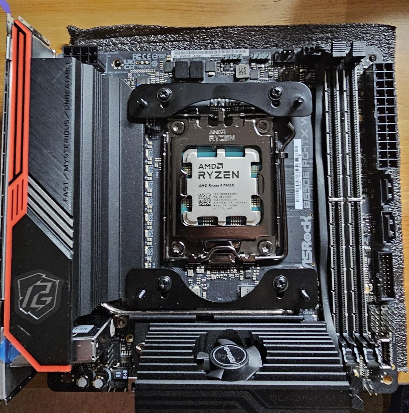 ASRock B650E PG-ITX WiFi AMD Ryzen 7000 Series CPU Compatible (Soket AM5) B650 Mini-ITX Motherboard customer photo 1