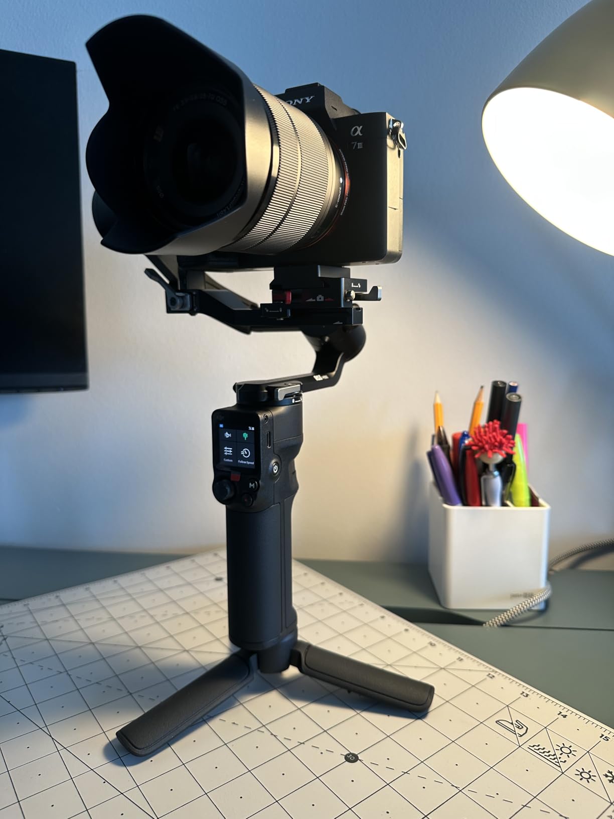 DJI RS 3 Mini, Camera Gimbal Stabilizer, Canon/Sony/Nikon/Fujifilm | 2 kg (4.4 lbs) Tested Payload, Native Vertical Shooting, Bluetooth Shutter Control, 3rd-Gen RS Stabilization, 795g customer photo 2