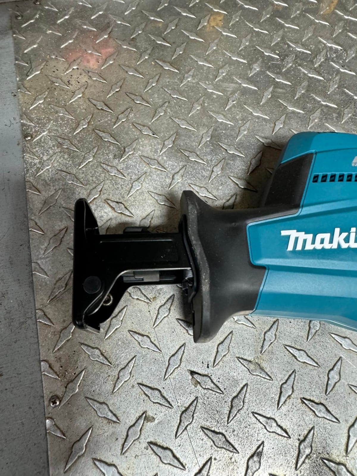 Makita XRJ08Z 18V LXT Lithium-Ion Brushless Cordless Compact One-Handed Recipro Saw, Tool Only customer photo 2