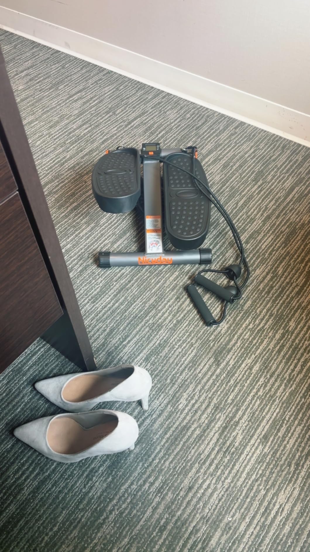 Niceday Steppers for Exercise, Stair Stepper with Resistance Bands, Mini Stepper with 300LBS Loading Capacity, Hydraulic Fitness Stepper with LCD Monitor customer photo 1