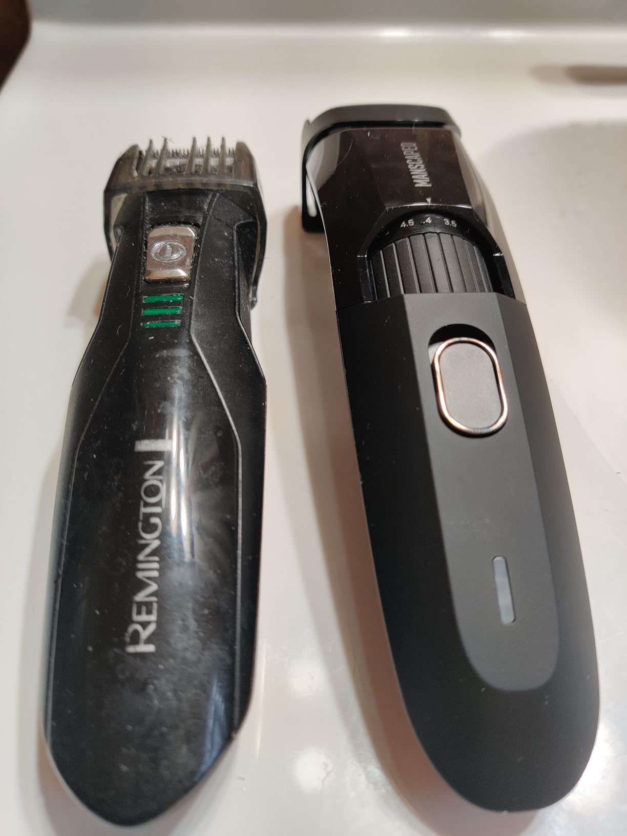 MANSCAPED The Beard Hedger Men's Premium Beard Trimmer, 20 Length Adjustable Blade Wheel, Stainless Steel T-Blade for Precision Facial Hair Trimming, Cordless Waterproof Wet/Dry Clipper customer photo 2
