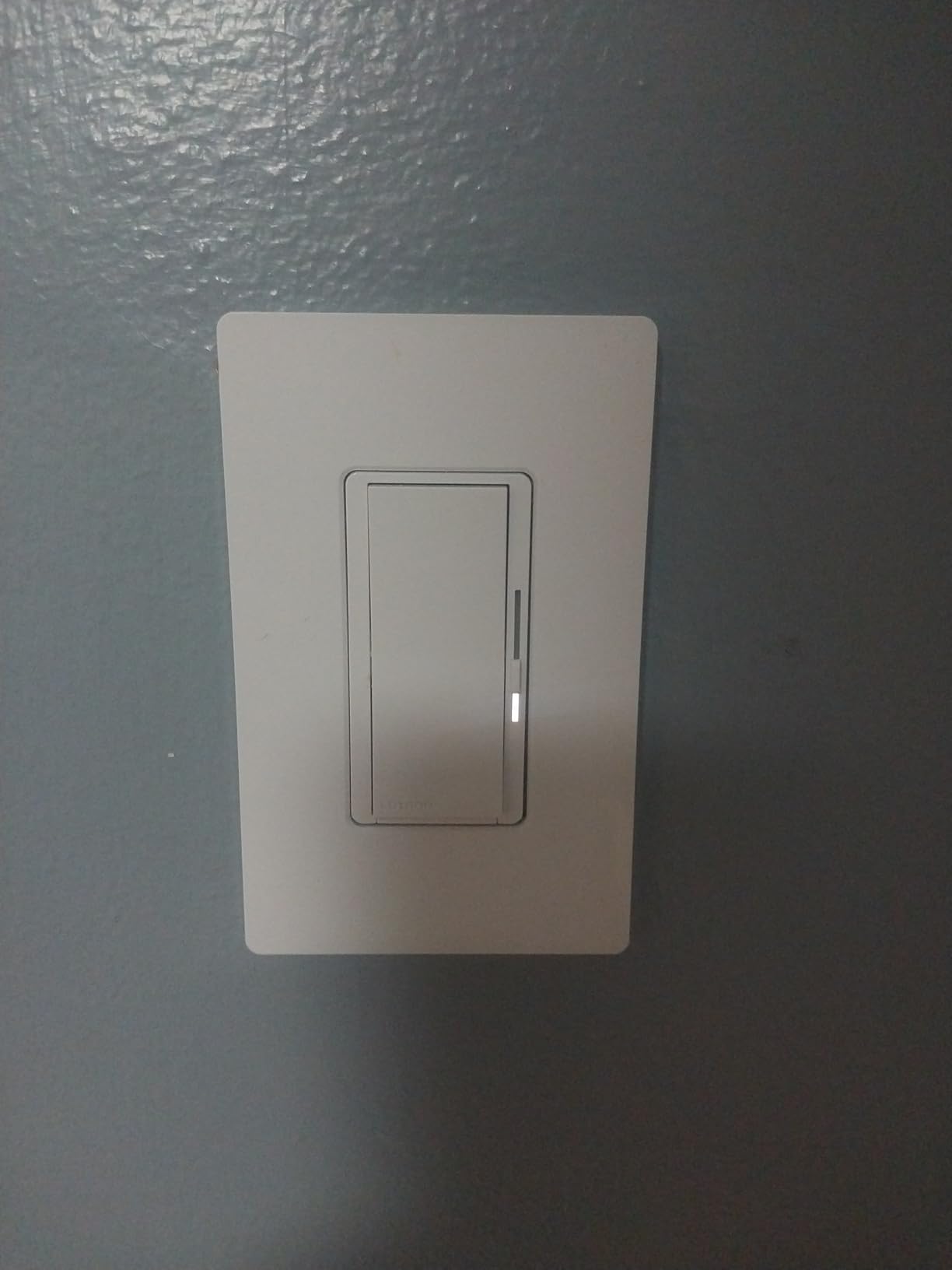 Lutron Caseta Diva Smart Dimmer Switch (Smart Hub Required), w Wallplate, For Caseta systems, for dimmable LED light, no neutral required, soft glow light bar, single-pole/3-way, DVRFW-6L-WH-A, White customer photo 1