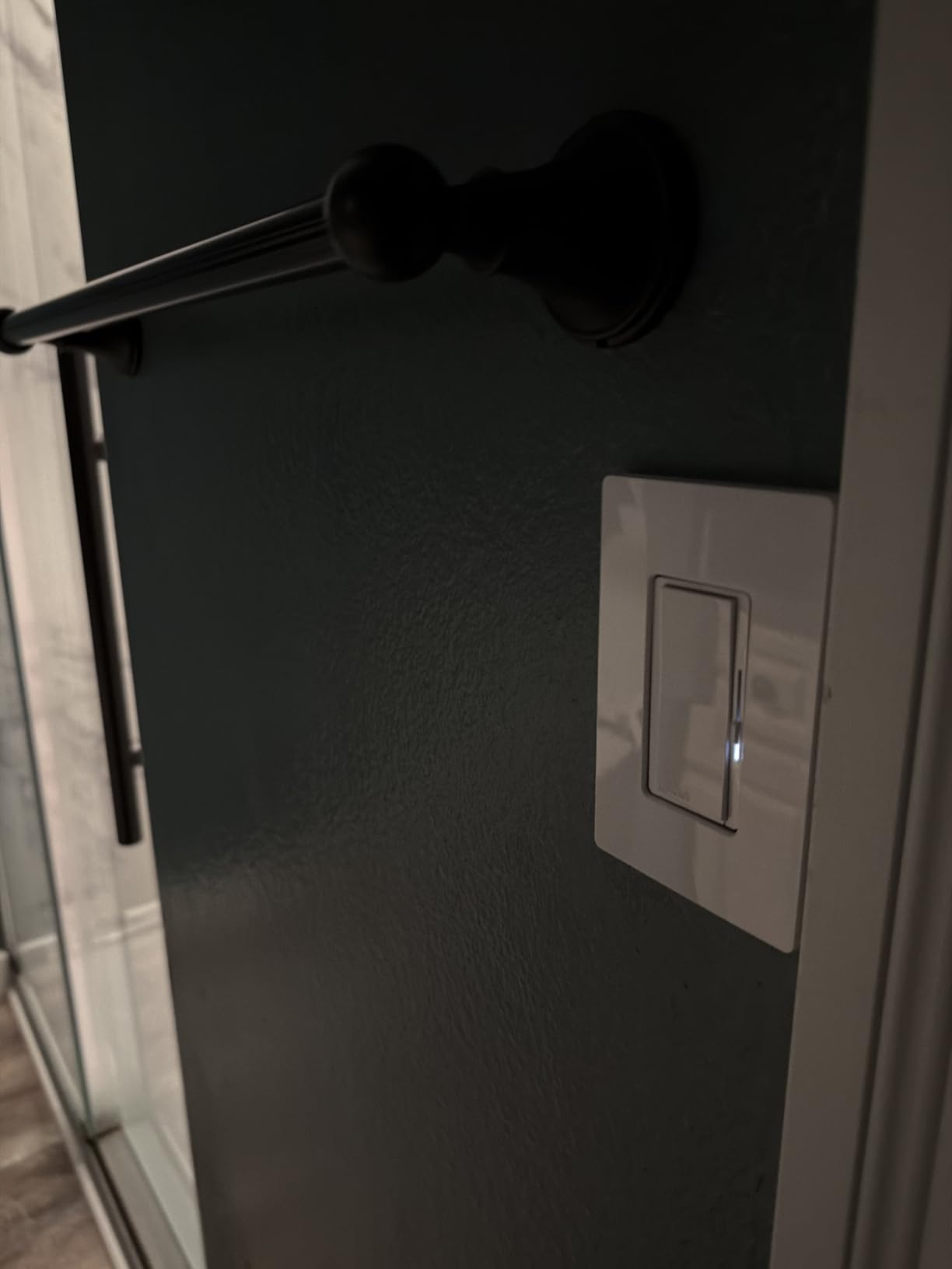 Lutron Caseta Diva Smart Dimmer Switch (Smart Hub Required), w Wallplate, For Caseta systems, for dimmable LED light, no neutral required, soft glow light bar, single-pole/3-way, DVRFW-6L-WH-A, White customer photo 2
