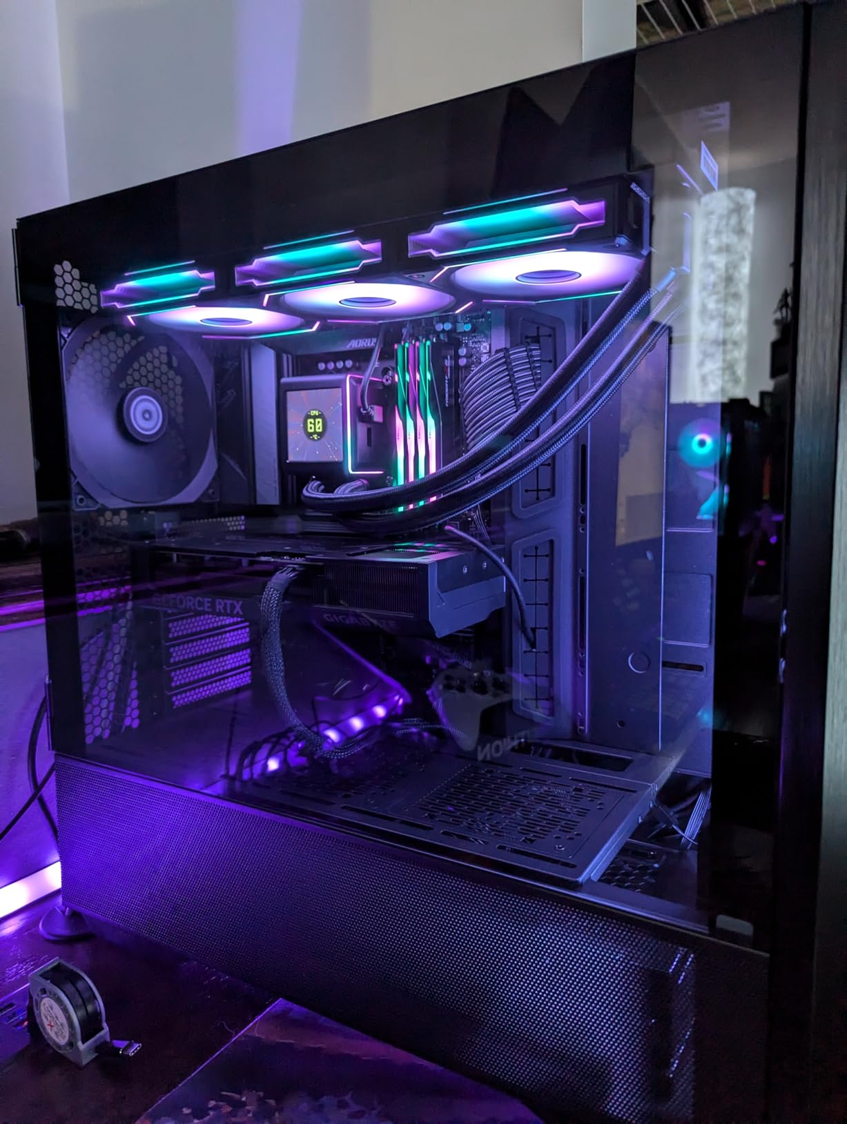 AMD Ryzen 9 7950X3D 16-Core, 32-Thread Desktop Processor customer photo 2