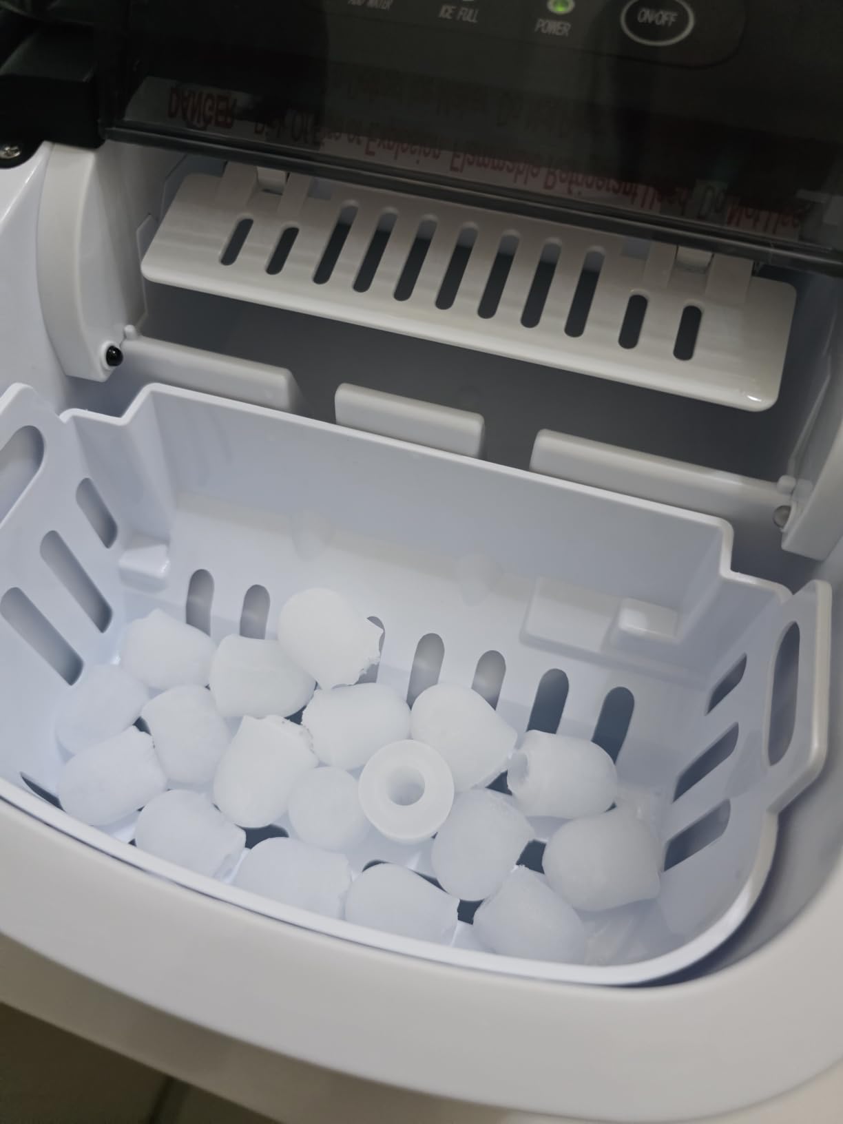 EUHOMY Countertop Ice Maker Machine with Handle, 26lbs in 24Hrs, 9 Ice Cubes Ready in 6 Mins, Auto-Cleaning Portable Ice Maker with Basket and Scoop, for Home/Kitchen/Camping/RV (Black) customer photo 1