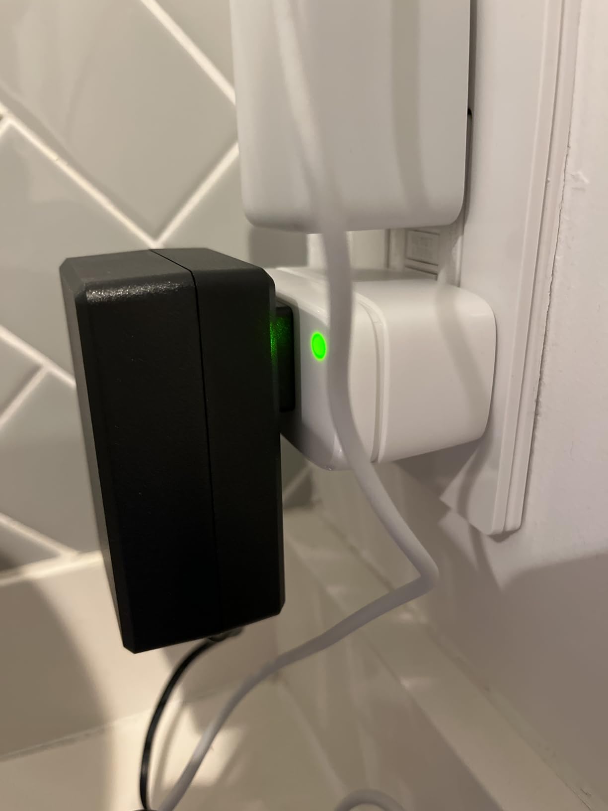 Eve Energy (Matter) - Smart Plug, App and Voice Control, 100% Privacy, Matter Over Thread, Works with Apple Home, Alexa, Google Home, SmartThings customer photo 1