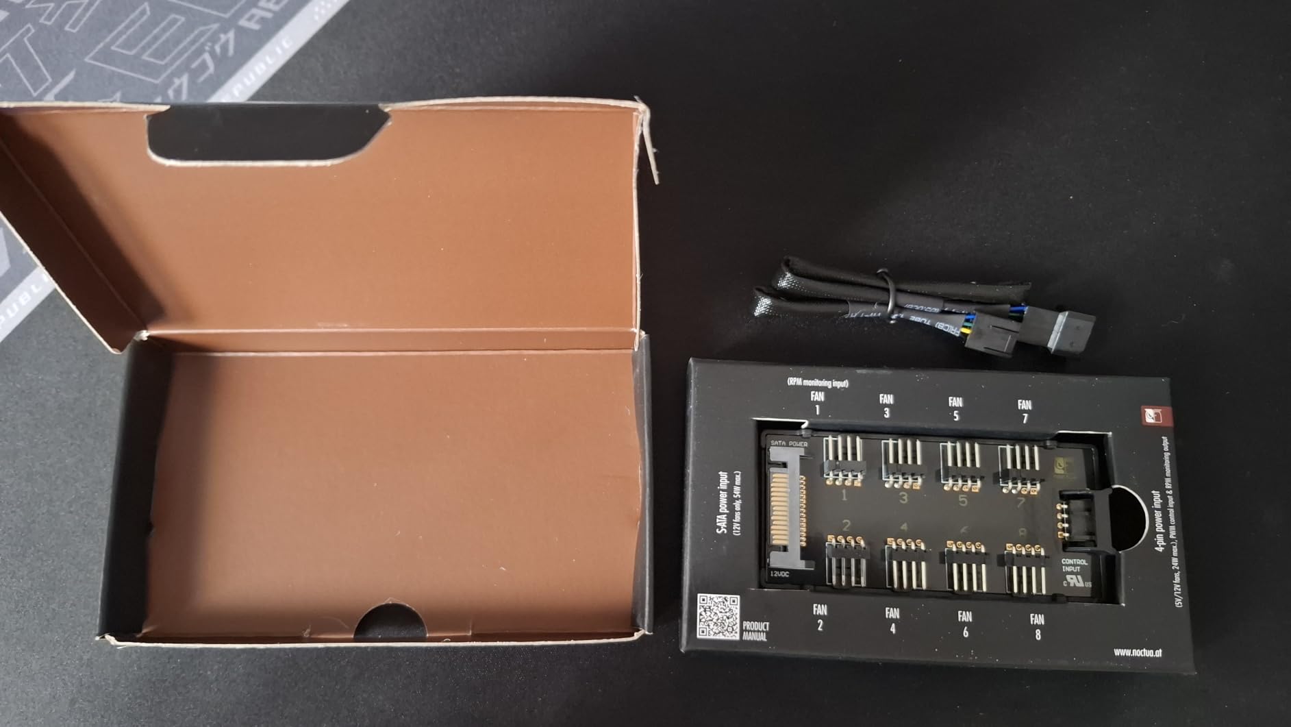 Noctua NA-FH1, 8-Port PWM Fan Hub, Magnetic with Short Circuit Protection | Supports Up To Eight 12V and 5V Fans, SATA Power Input, Up To 54W Output, Toolless Magnetic Installation, Status LEDs customer photo 1