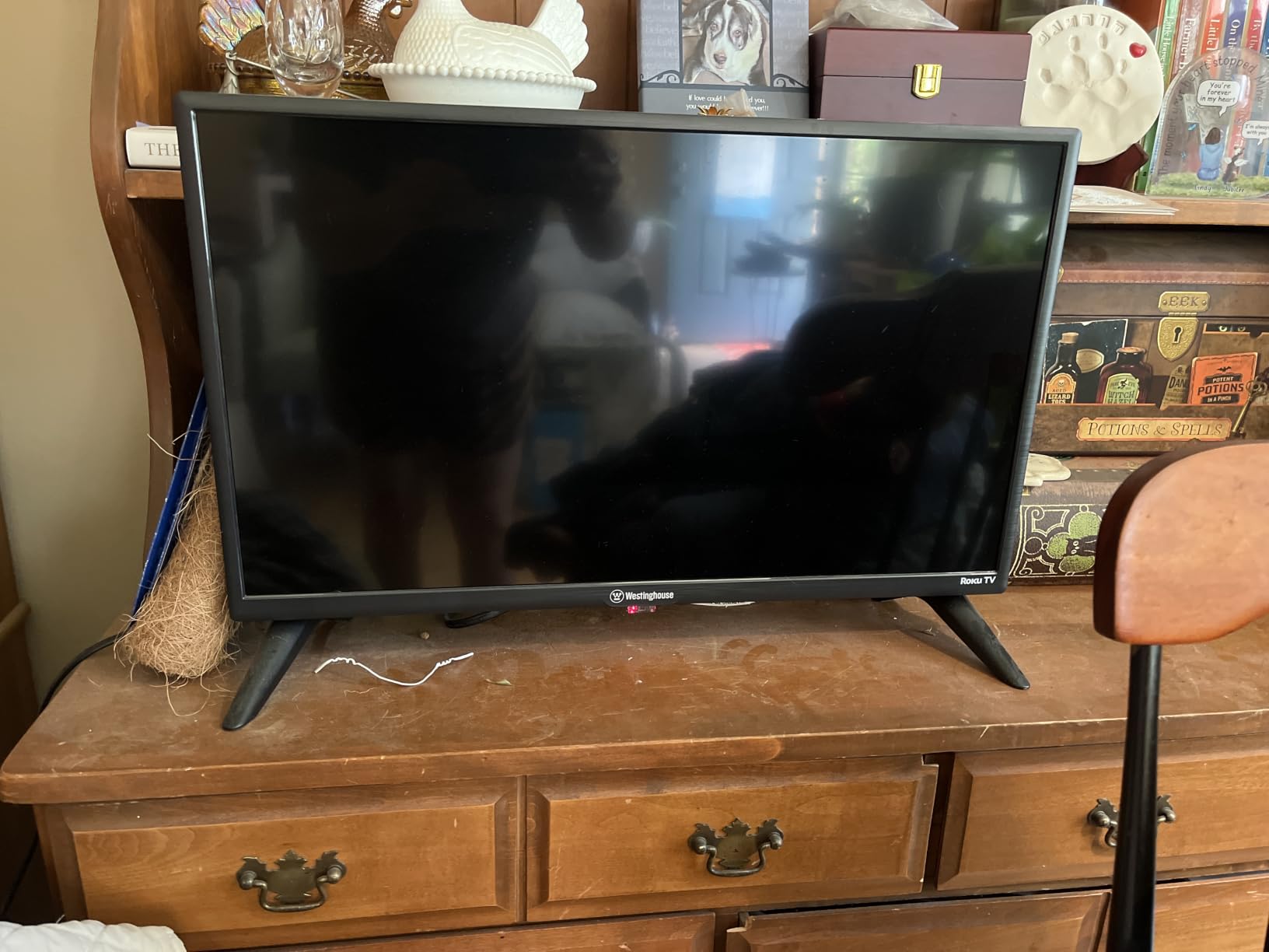 Westinghouse Roku TV - 32 Inch Smart TV, HD Television with Wi-Fi Connectivity and Mobile App, Flat Screen, Bluetooth, Compatible with Apple AirPlay, Alexa and Google Assistant customer photo 1