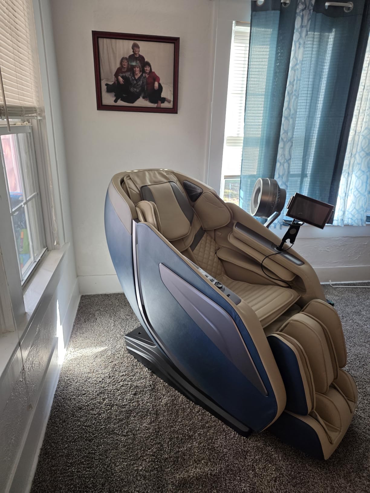 HealthRelife 4D Massage Chair Full Body Zero Gravity Recliner - 55