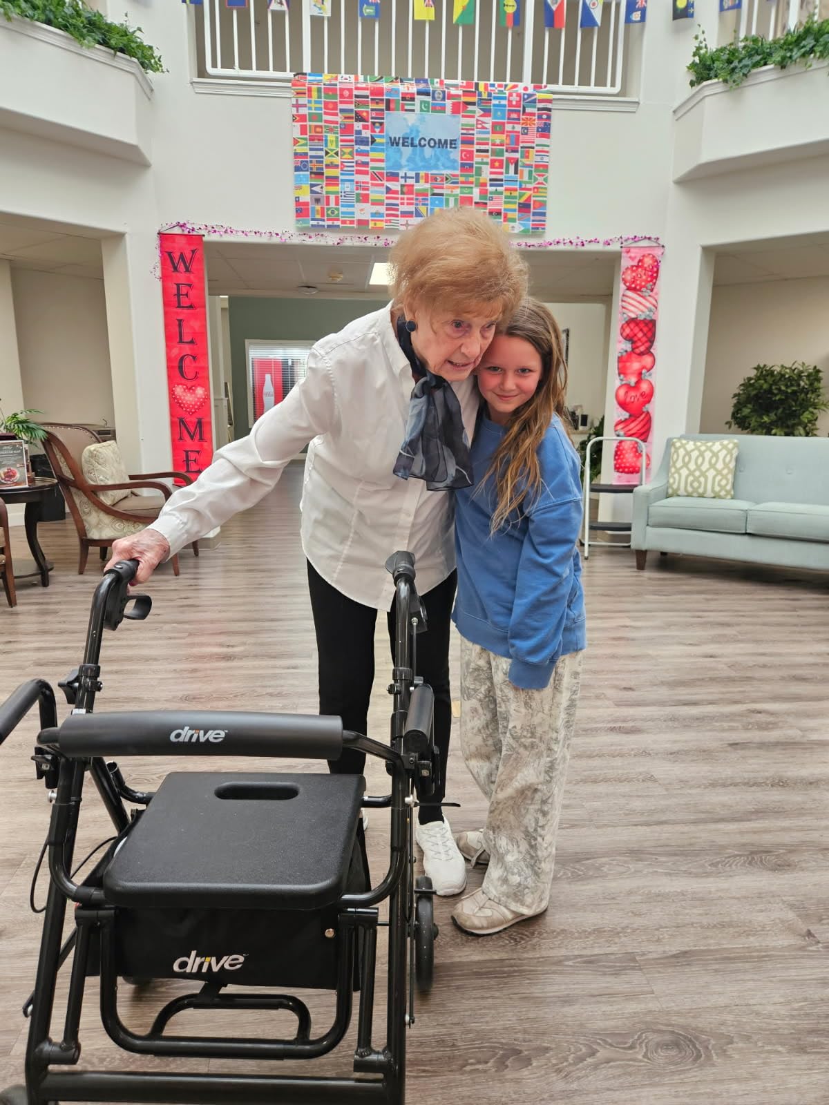 Helavo All Terrain Upright Walker with Flat-Free Solid Rubber Tires - Outdoor Stand Up Walker for Seniors - Tall Standing Rollator with Seat customer photo 1