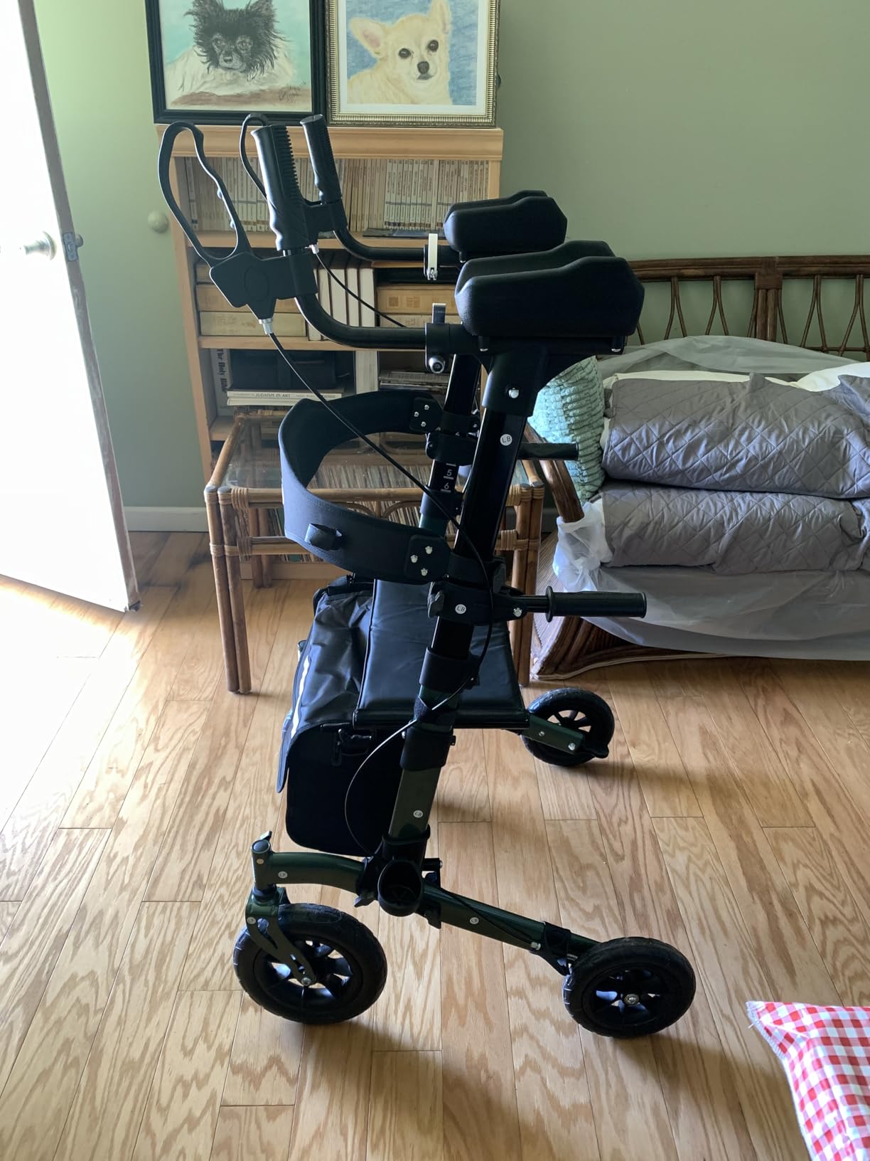 Helavo All Terrain Upright Walker with Flat-Free Solid Rubber Tires - Outdoor Stand Up Walker for Seniors - Tall Standing Rollator with Seat customer photo 2