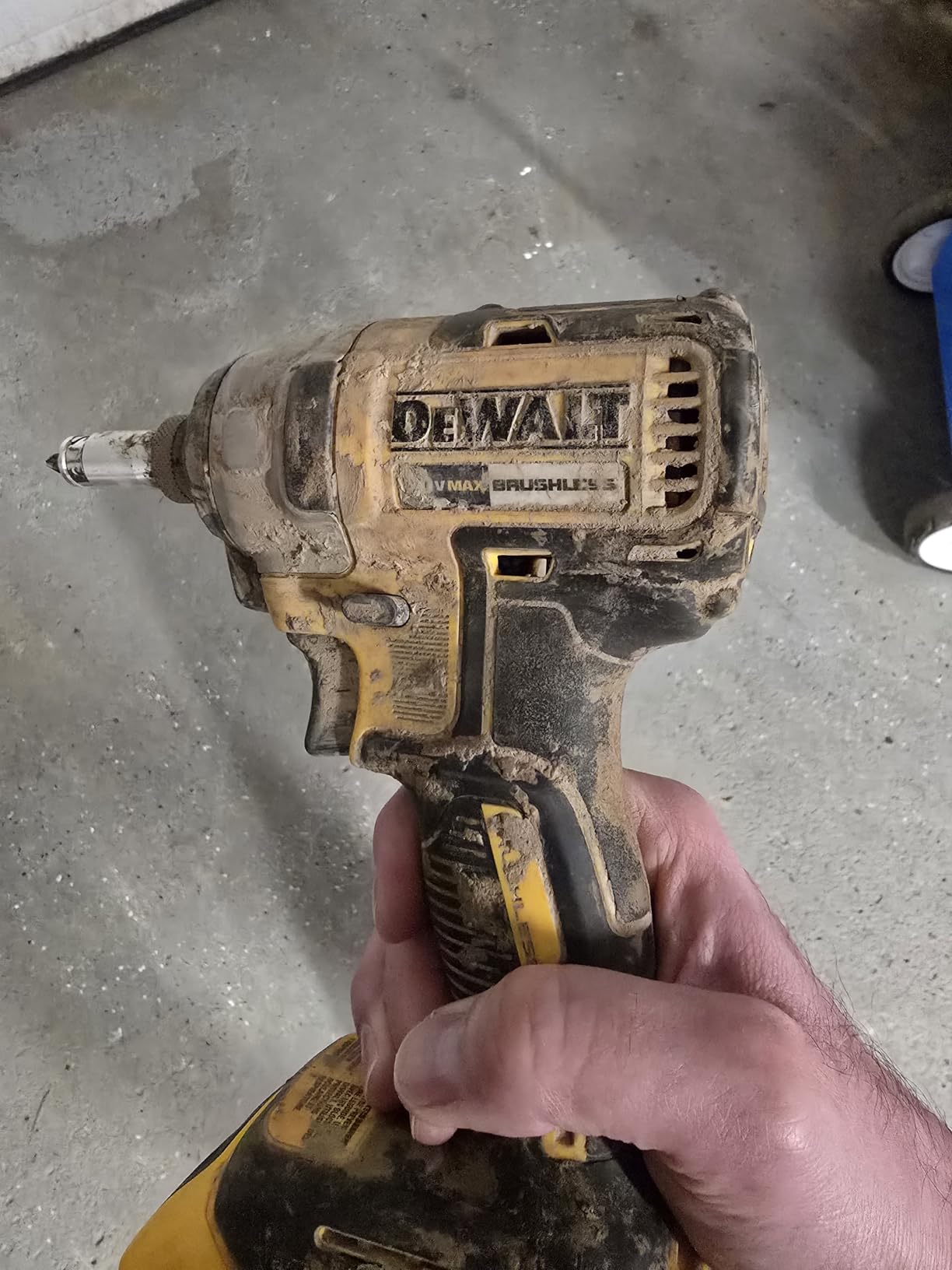 DEWALT 20V MAX Cordless Drill and Impact Driver, Power Drill Brushless 2-Tool Power Tool Combo Kit, Includes 2 Batteries, Charger and Bag (DCK277D2) customer photo 2