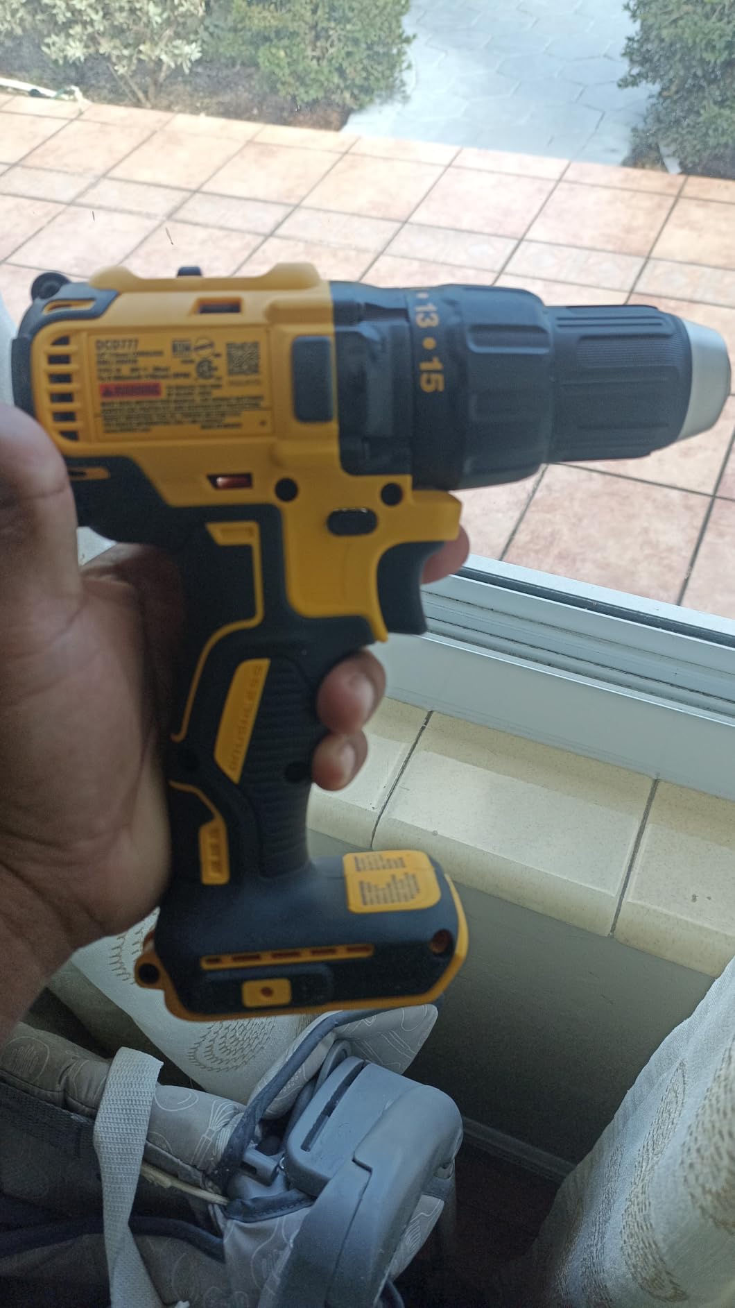 DEWALT 20V MAX Cordless Drill Driver Set, Electric Drill, Brushless 1/2 In 2 Speed, 2.0 Ah Battery and Charger Included, LED Light (DCD777D1) customer photo 1