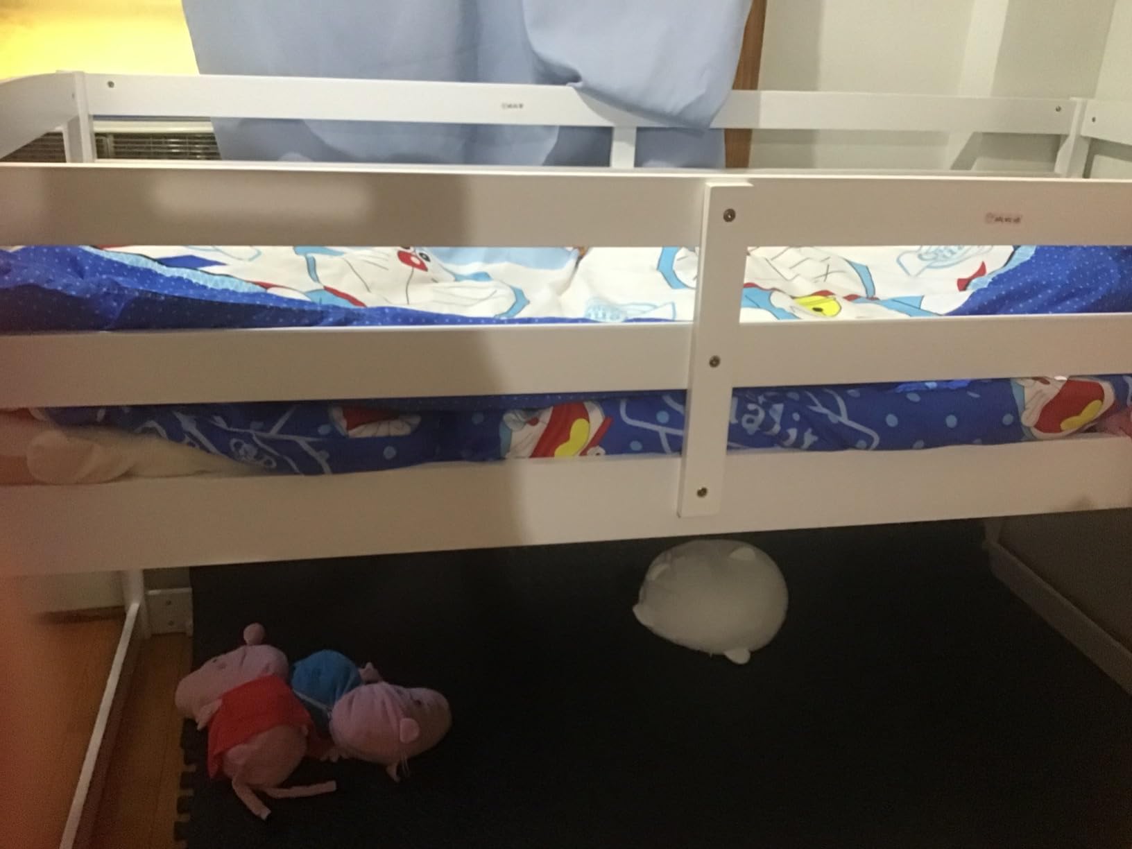 KOMFOTT Low Bunk Bed Twin Over Twin, Solid Wood Bunk Bed Frame with Built-in Ladder & Safety Guardrails, Space-Saving Low Bunk Bed for Kids, Teens, No Box Spring Needed customer photo 2