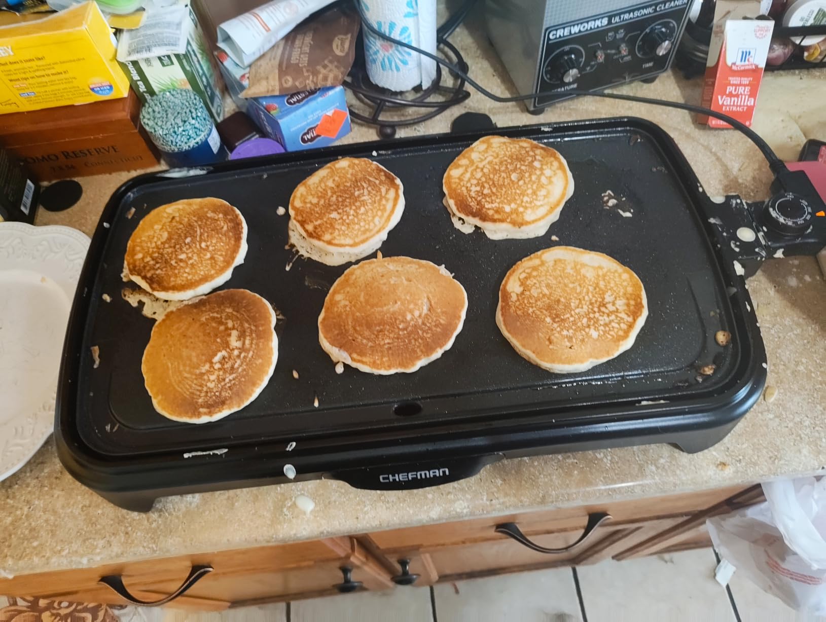 Chefman XL Electric Griddle with Removable Temperature Control, Immersible Flat Top Grill, Burger, Eggs, Pancake Griddle, Nonstick Extra Large Cooking Surface, Slide Out Drip Tray, 10 x 20 Inch customer photo 2