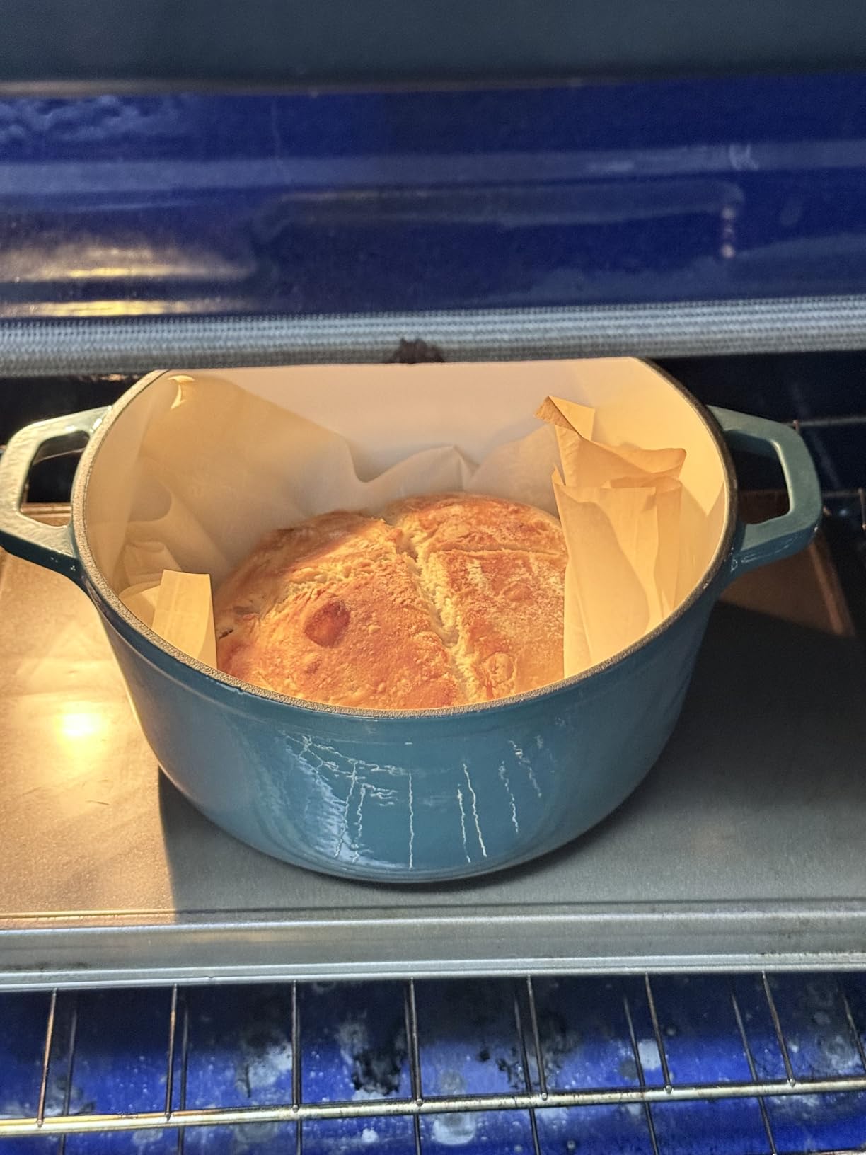Mueller DuraCast 6 Quart Enameled Cast Iron Dutch Oven Pot with Lid | Sourdough Bread Baking, PFOA-Free, 500F Oven Safe - All Cooktops incl. Induction, Braising & Slow Cooking, Emerald customer photo 2