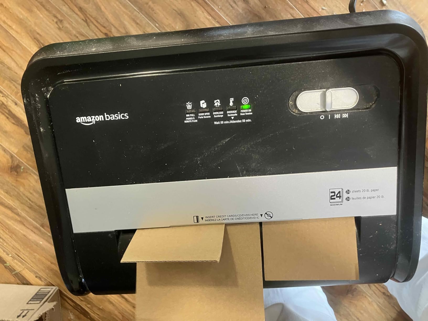 Amazon Basics 8-Sheet High Security Cross Cut Paper and Credit Card Shredder with P-4 Security, Auto Shut-off, Black customer photo 1