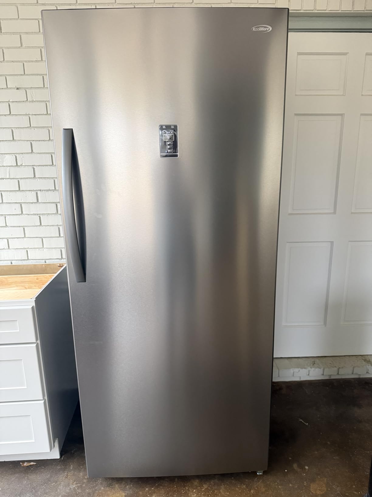 KoolMore 21 cu. ft. Upright Convertible Freezer/Refrigerator, 2-in-1 Appliance, Great Storage for Fresh or Frozen Food and Drinks, Clear Shelves and Drawers [Silver] (KM-RUF-21S) customer photo 2