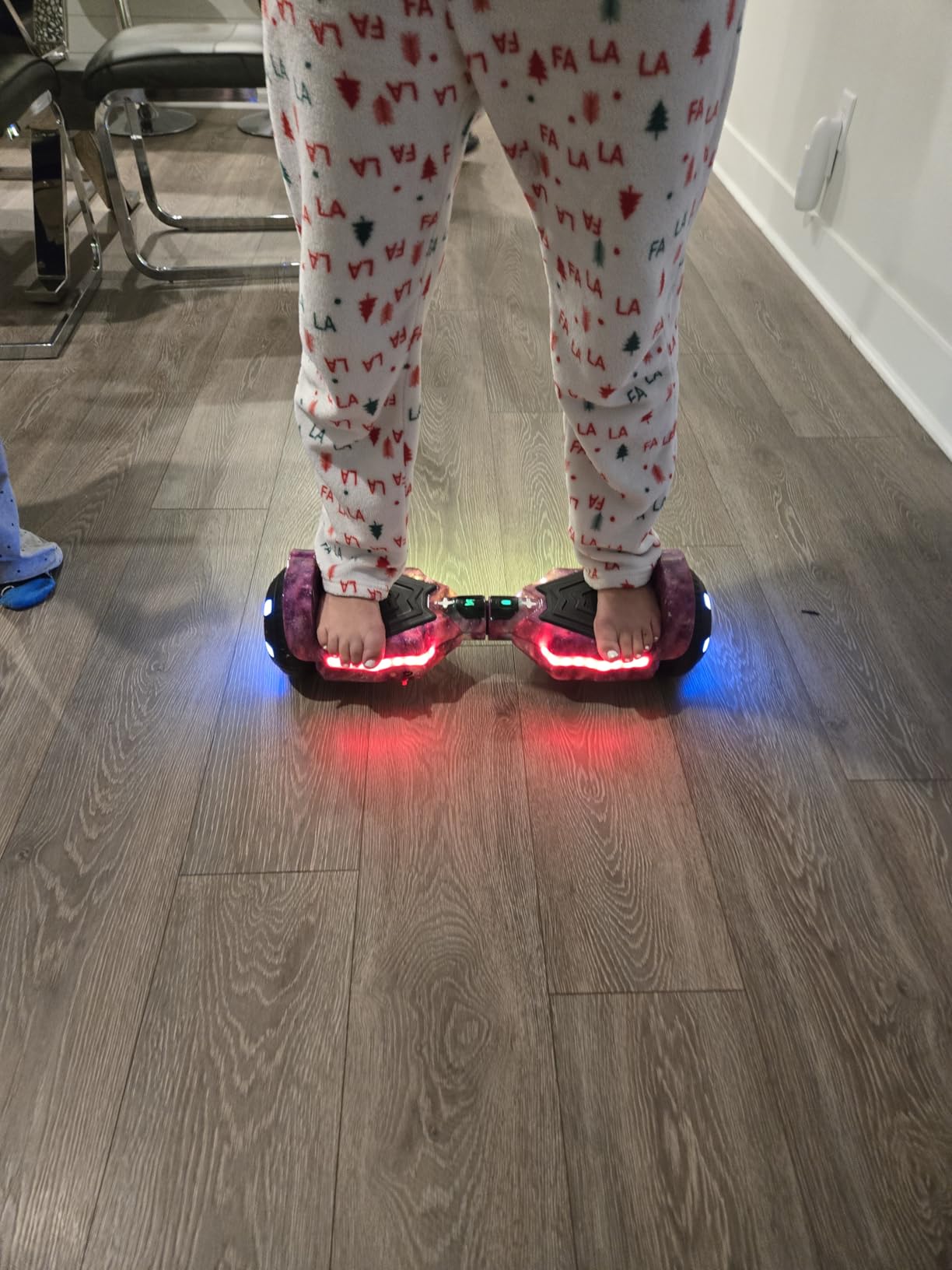 SIMATE Scooter, Bluetooth Speakers and LED Light-Up Wheels, APP Control, Dual 250W Motors, 8.5 mph Max Speed & 8.5 Miles Max Range, Gifts for Kids Adults Girls Boys customer photo 2