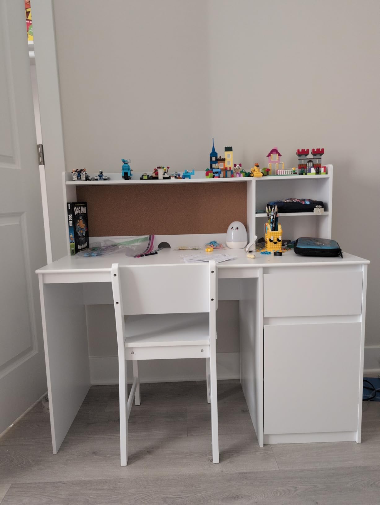UTEX Wooden Kids Desk and Chair Set with Hutch and Storage for Ages 5-12 | Kids Study Table with Cork Bulletin Board, Ergonomic Chair, Spacious Tabletop, Multi-Zone Storage, Water-based Paint customer photo 1
