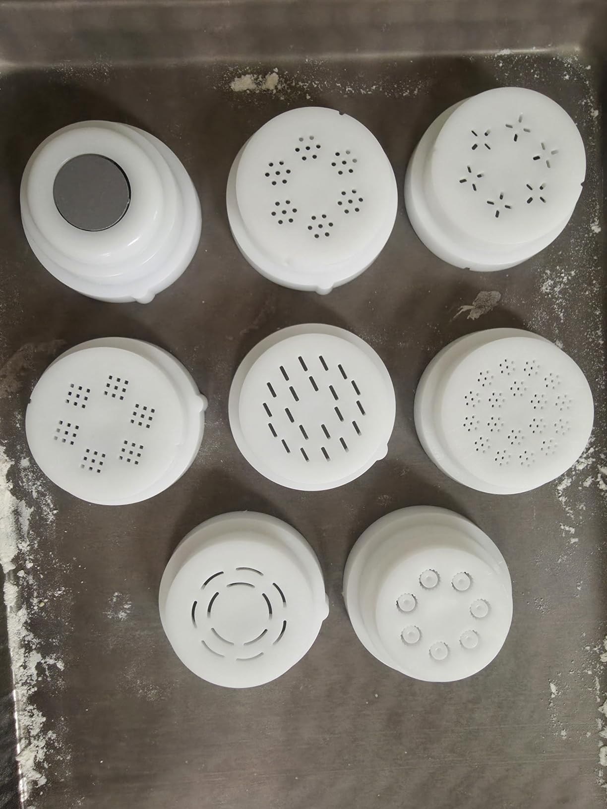 Philips 7000 Series Pasta Maker, ProExtrude Technology 150W, 8 discs, Perfect Mixing Technology, Prepare up to 8 Portions, HomeID App, White, (HR2660/03) customer photo 2