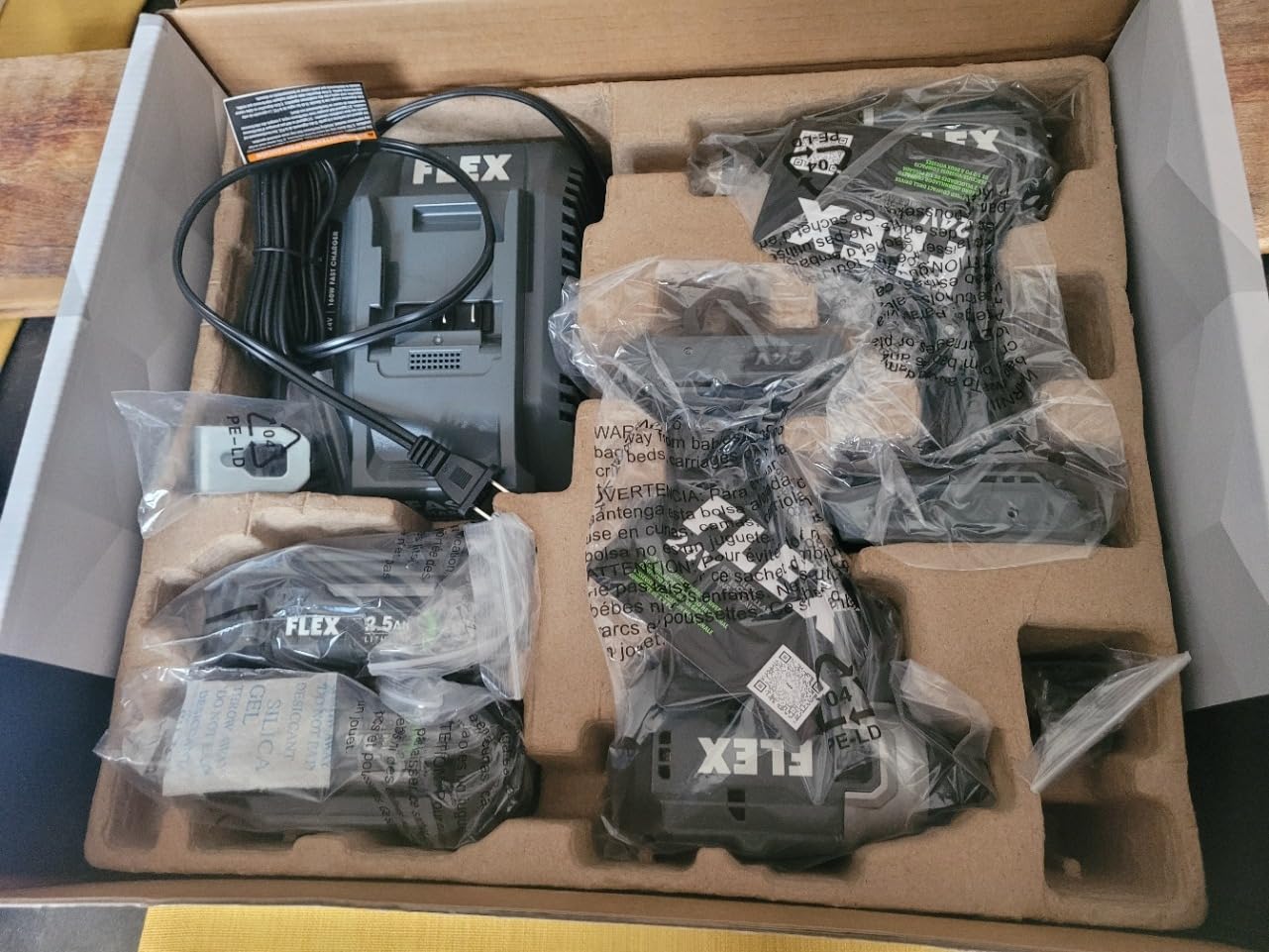 FLEX 24V Brushless Cordless 2-Tool Compact Combo Kit: 1/2-Inch 2-Speed Drill Driver and 1/4-Inch Hex Impact Driver with (2) 2.5Ah Lithium Batteries and 160W Fast Charger - FXM205-2A customer photo 2