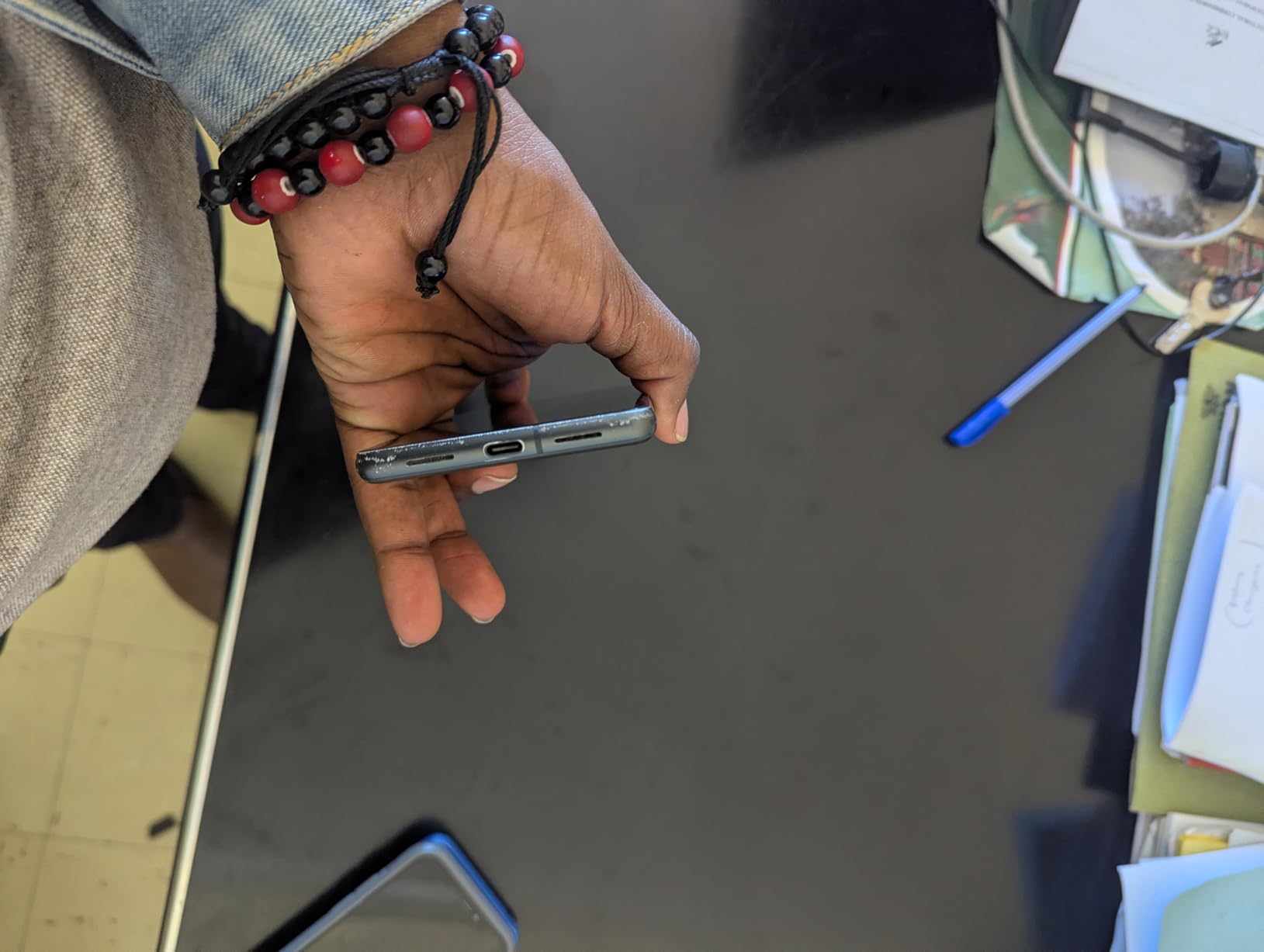 Pixel 7 128GB 5G Smartphone - Unlocked for All Carriers - US Version - (Obsidian) customer photo 2
