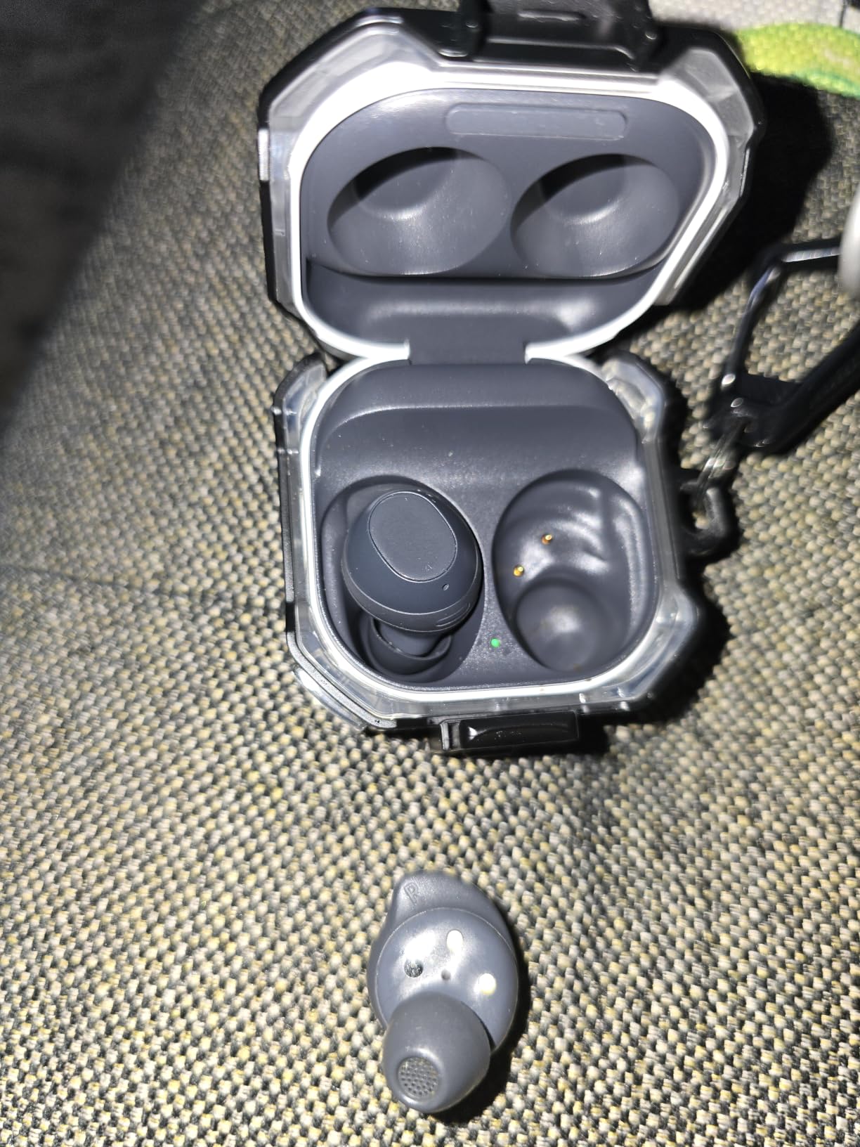 Samsung Galaxy Buds FE True Wireless Bluetooth Earbuds, Comfort and Secure in Ear Fit, Auto Switch Audio, Touch Control, Built-in Voice Assistant, Graphite [US Version, 1Yr Manufacturer Warranty] customer photo 2
