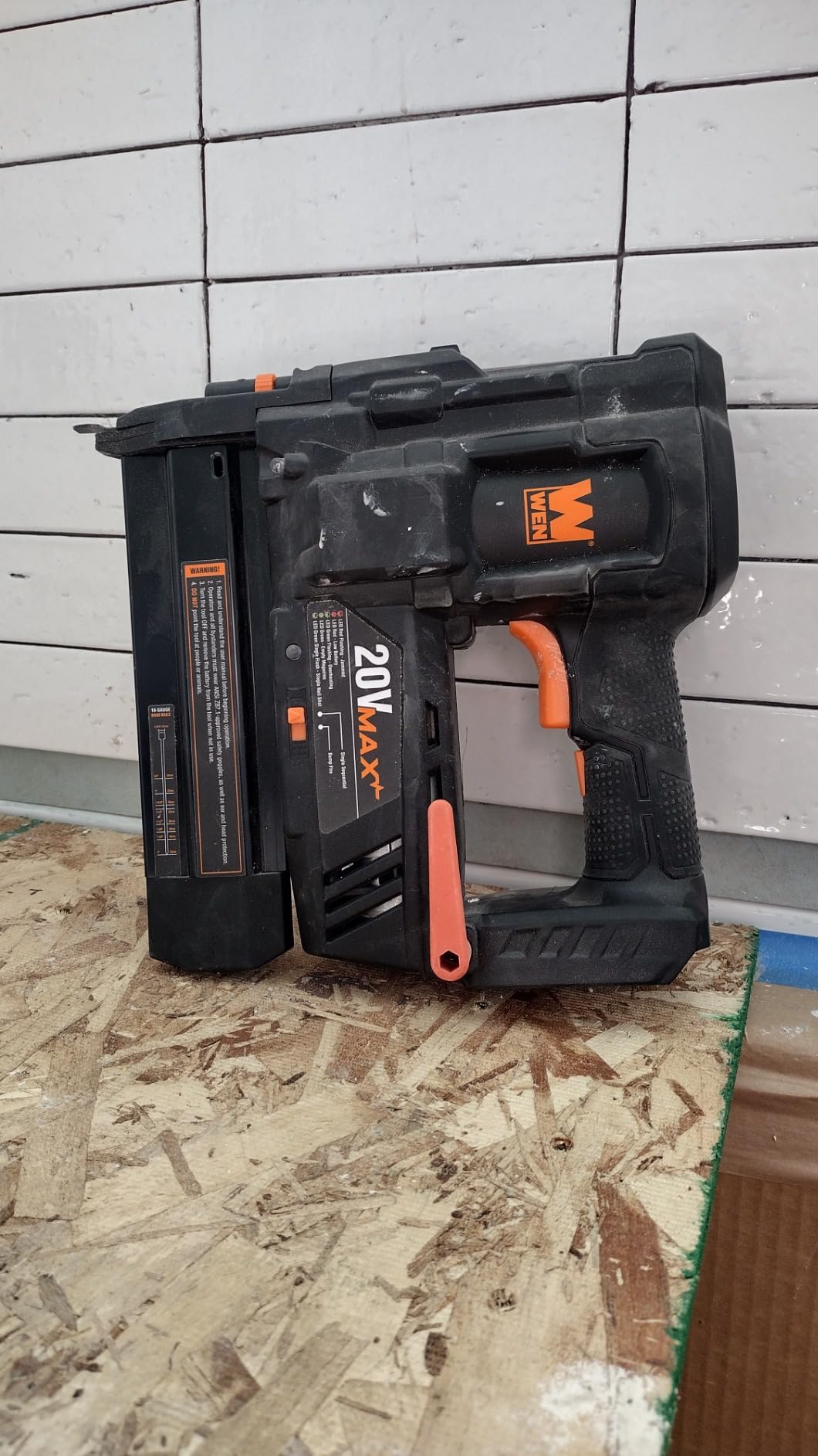 WEN 20V Max Cordless 18-Gauge Brad Nailer with 2.0Ah Battery and Charger (20512) customer photo 2