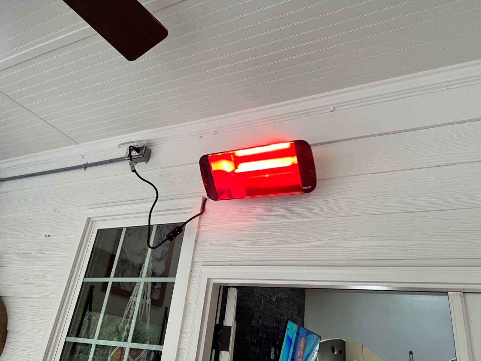 Professional Electric Infrared Outdoor Patio Heater, Wall Mounted, Comes with 6' 120V Plug-in Cord, Water Resistant for Residential and Commercial Use customer photo 2