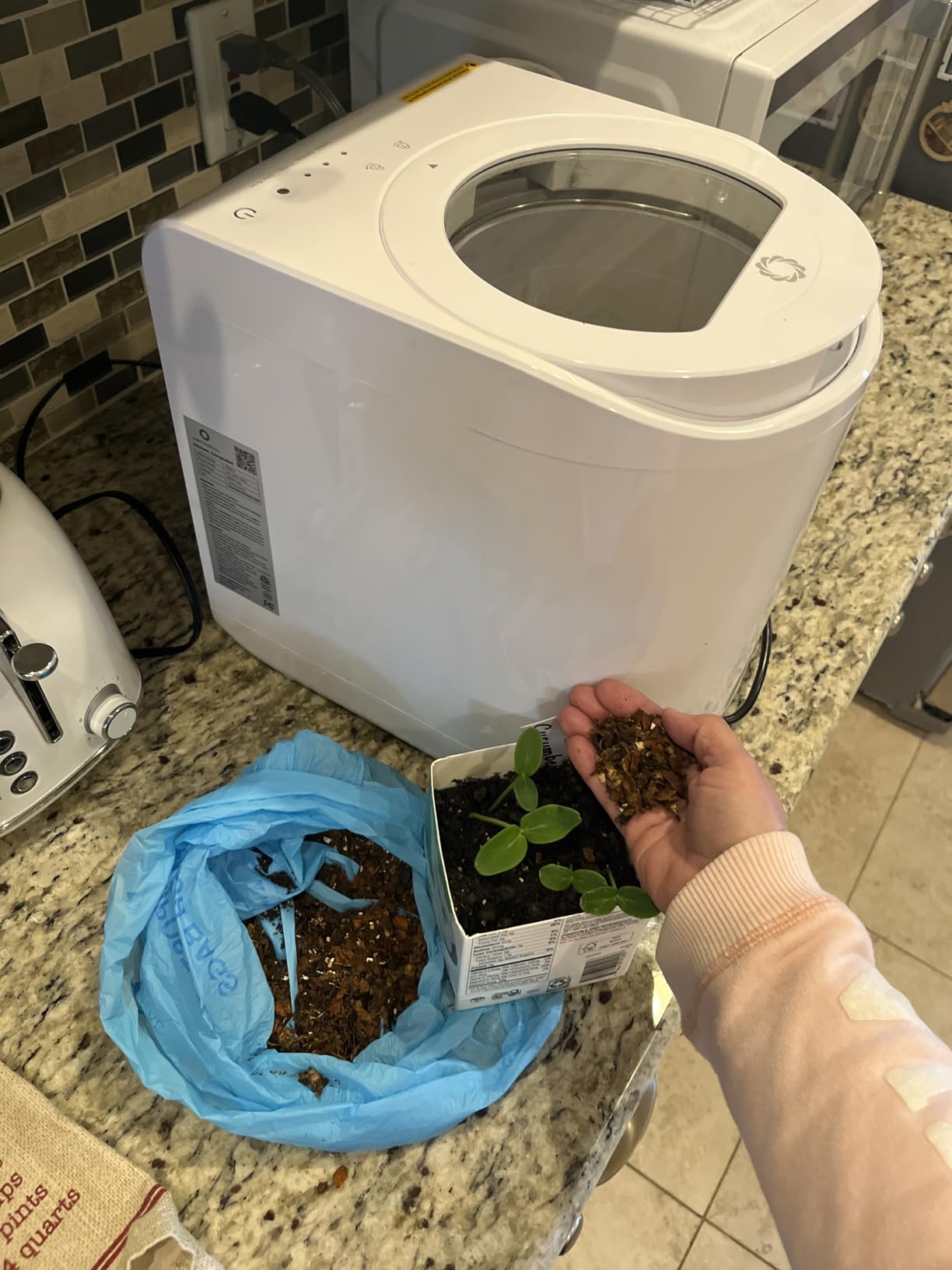 Airthereal R500-V Electric Composter, Visual Glass Cover, 2.5L, Gray | Visual Glass Cover, Upgraded SHARKSDEN Tri-blade, 90% Reduction in Waste Volume customer photo 2