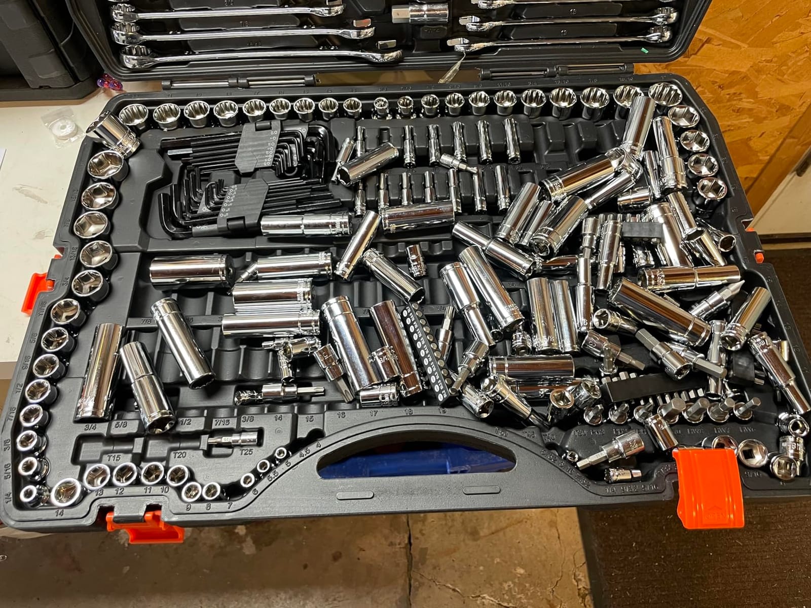 VEVOR Mechanics Tool Set and Socket Set, 1/4