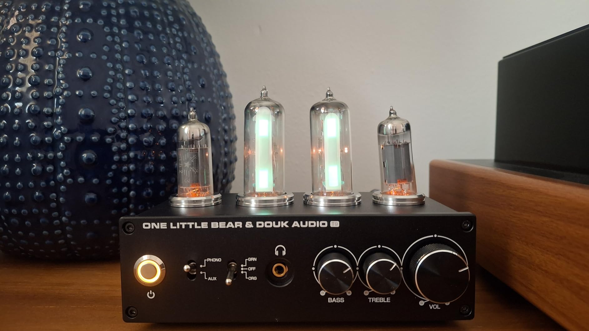 Douk Audio T9 Vacuum Tube Phono Preamp Stereo Turntable Preamplifier with Headphone Output and Treble Bass Control for MM/MC Record Player, Home Hi-Fi Audio, Amplifier, Speaker customer photo 2
