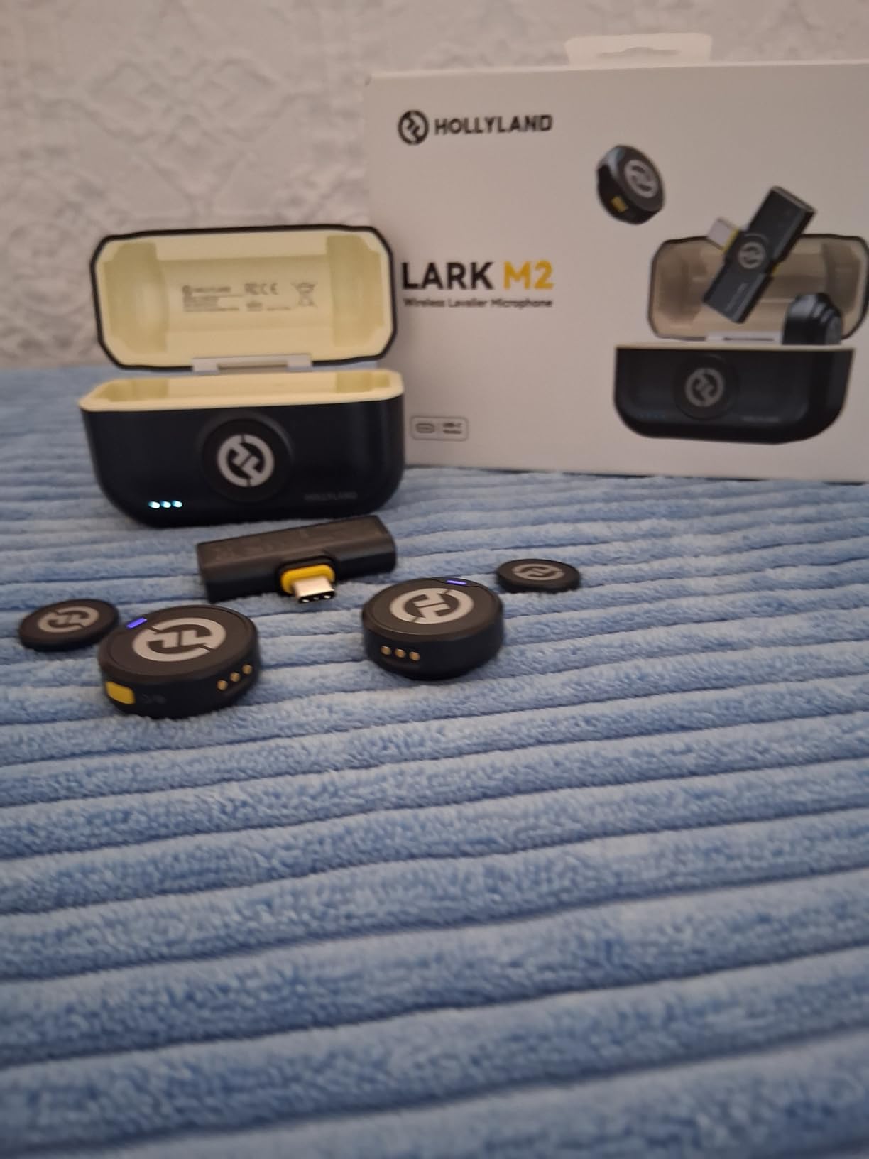 Hollyland Lark M2 Wireless Microphone for iPhone15/16/17&Android, USB C Mini Lapel Microphone Wireless, 1000ft Range, Hi-Fi Audio, Noise Cancellation, 30H Battery for Video Recording, Streaming customer photo 1