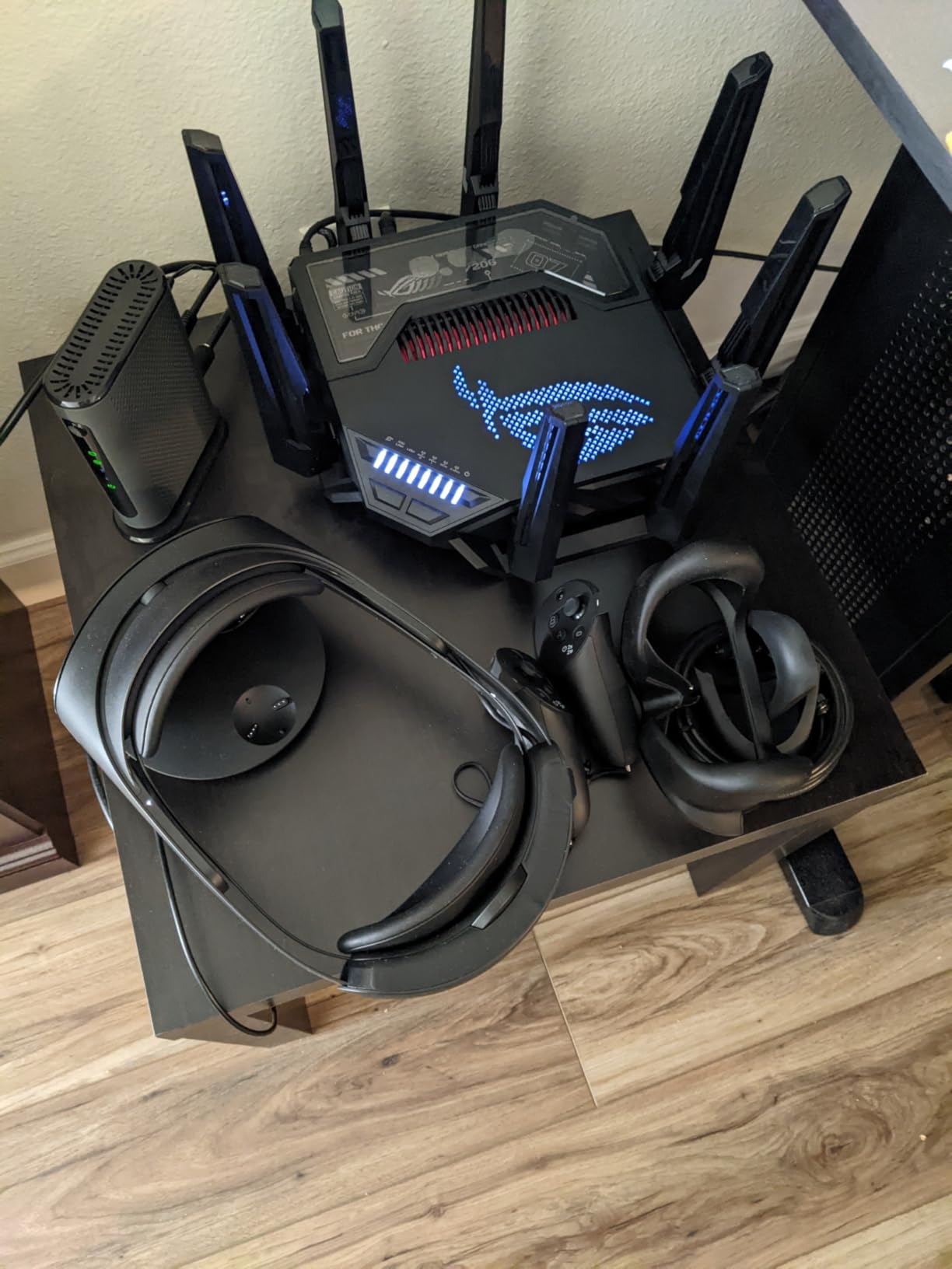 ASUS ROG Rapture GT-BE98 Pro WiFi 7 Gaming Router - Quad-Band, 30Gbps, Mesh customer photo 1