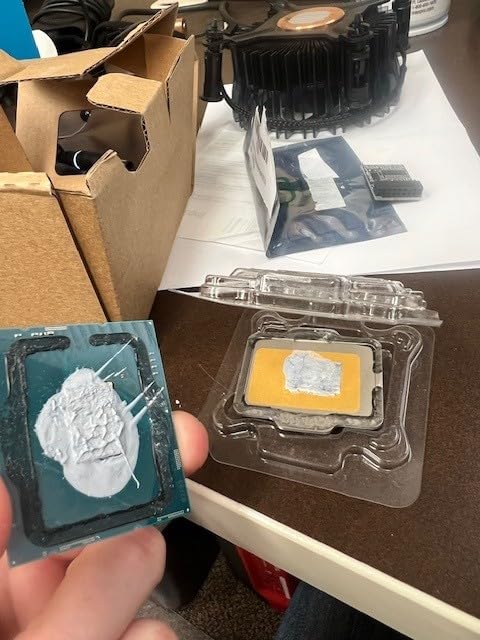 Core i3-14100F Desktop Processor 4 cores (4 P-cores + 0 E-cores) 4.7 GHz customer photo 2