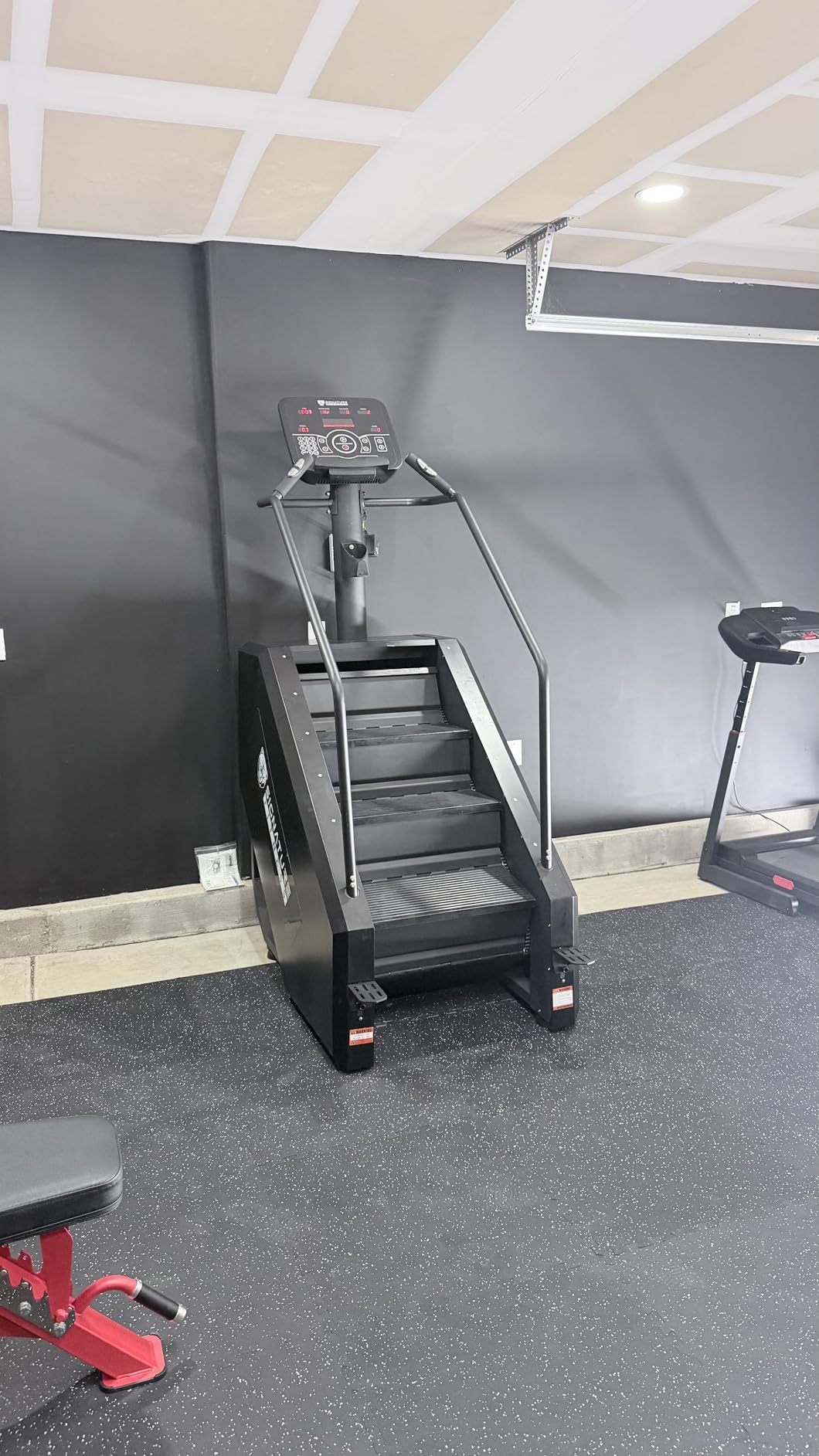 Signature Fitness Continuous Climber Commercial Grade Stair Stepping Machine for Cardio and Lower Body Workouts customer photo 1