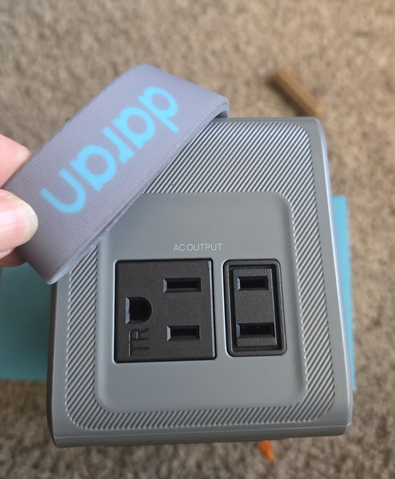 DARAN Portable Power Station 89.6Wh LiFePO4 Battery 100W(200W Peak) Solar Power Bank customer photo 1