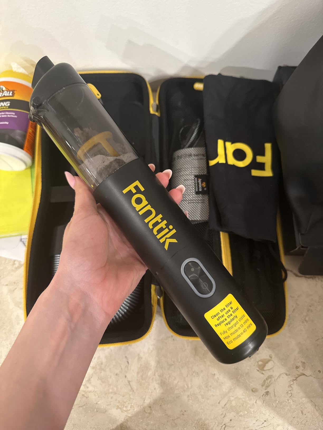 Fanttik Slim V8 APEX Car Vacuum, 4-in-1 Portable Mini Cordless Vacuum with 19000pa Suction Power for Pet Hair, Type-C Charge, One-Touch Empty for Car, Office Desk, Keyboards (Black) customer photo 1