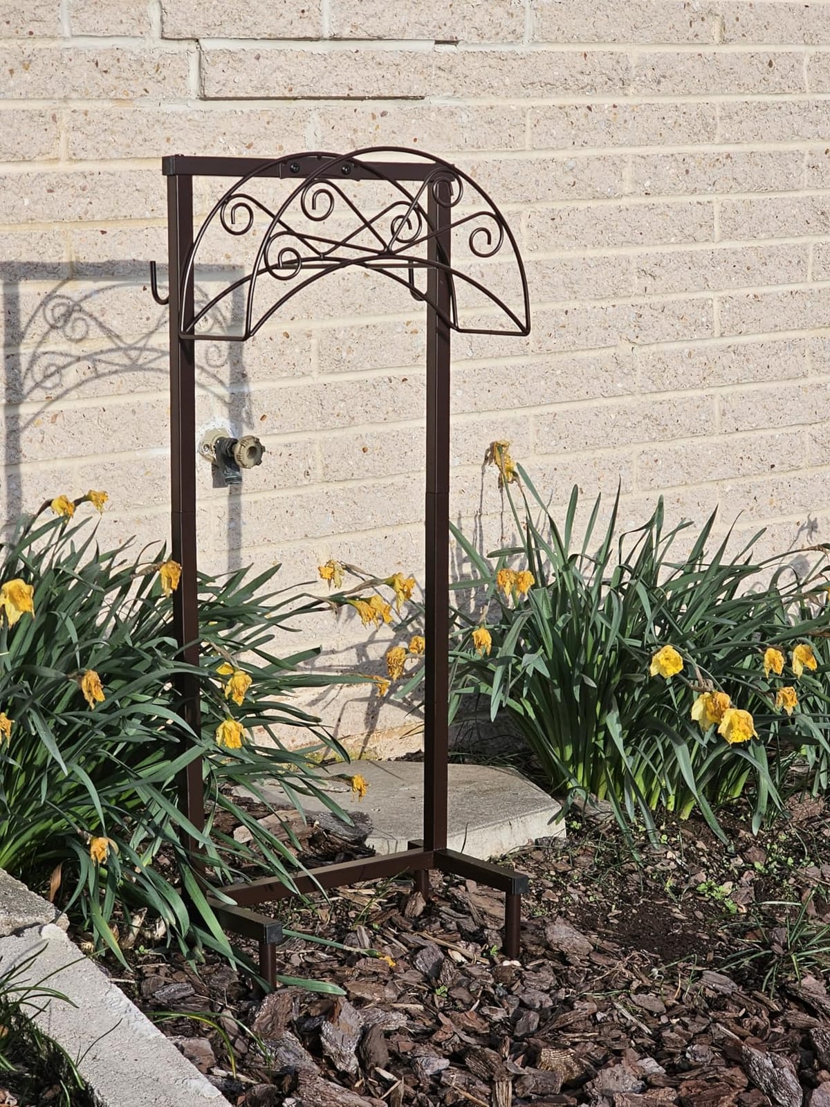 TomCare Garden Hose Holder, Heavy Duty Stand for 160FT Hose with 4 Spikes customer photo 1