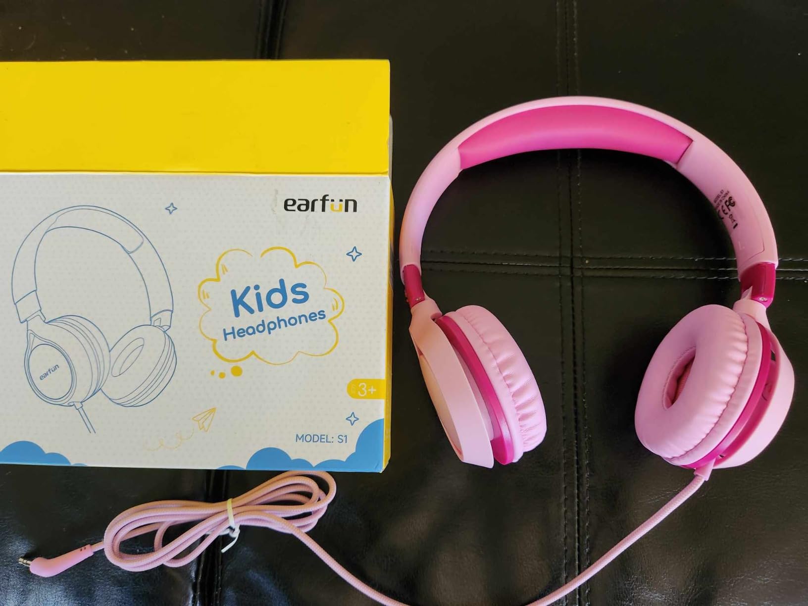 EarFun S1 Kids Headphones, Foldable Wired Headphones for Kids, Lightweight | Stereo Sound, Adjustable Headband, 85dB Volume Limit, Portable On-Ear Headphone for School/Travel/Boys/Girls/PC/Tablet, Blue customer photo 2