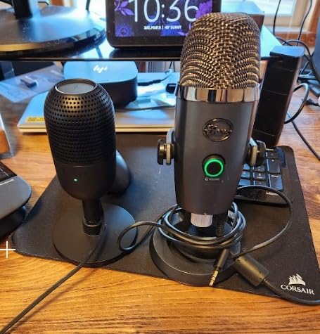 Razer Seiren V3 Mini USB Microphone, Supercardioid Condenser Mic, Black | Tap-to-Mute Sensor with LED Indicator, Shock Absorber, Ultra Compact, Works with OBS, Discord, Zoom, Teams customer photo 1
