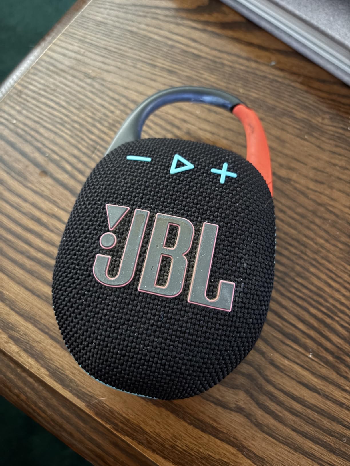 JBL Clip 5 Ultra-Portable Waterproof Bluetooth Speaker with Carabiner customer photo 2